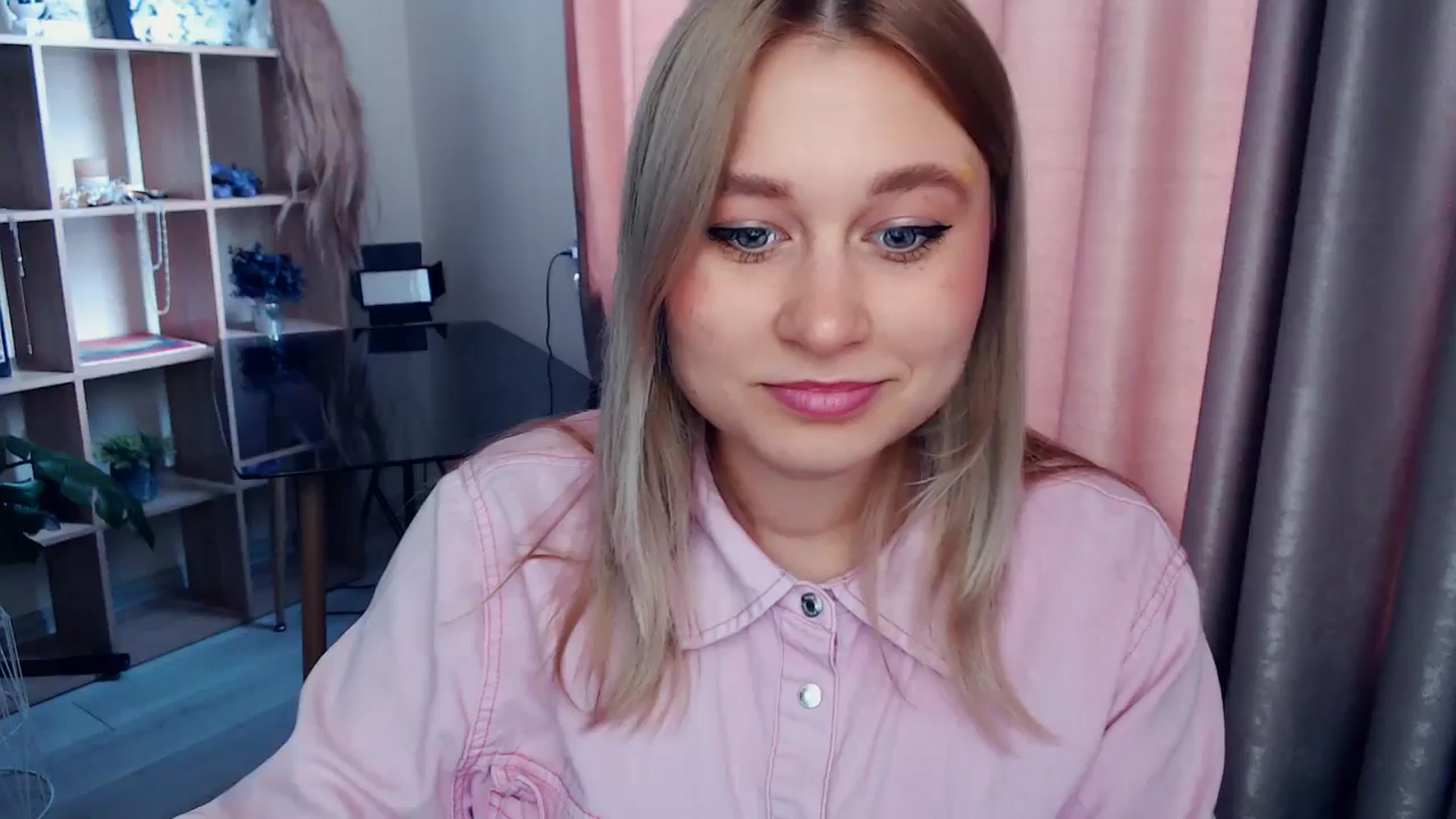 Gallery image thumbnail from Kukla_kolduna's myfreecams stream on, 12/28/2025, 09:45 image 5 of 20