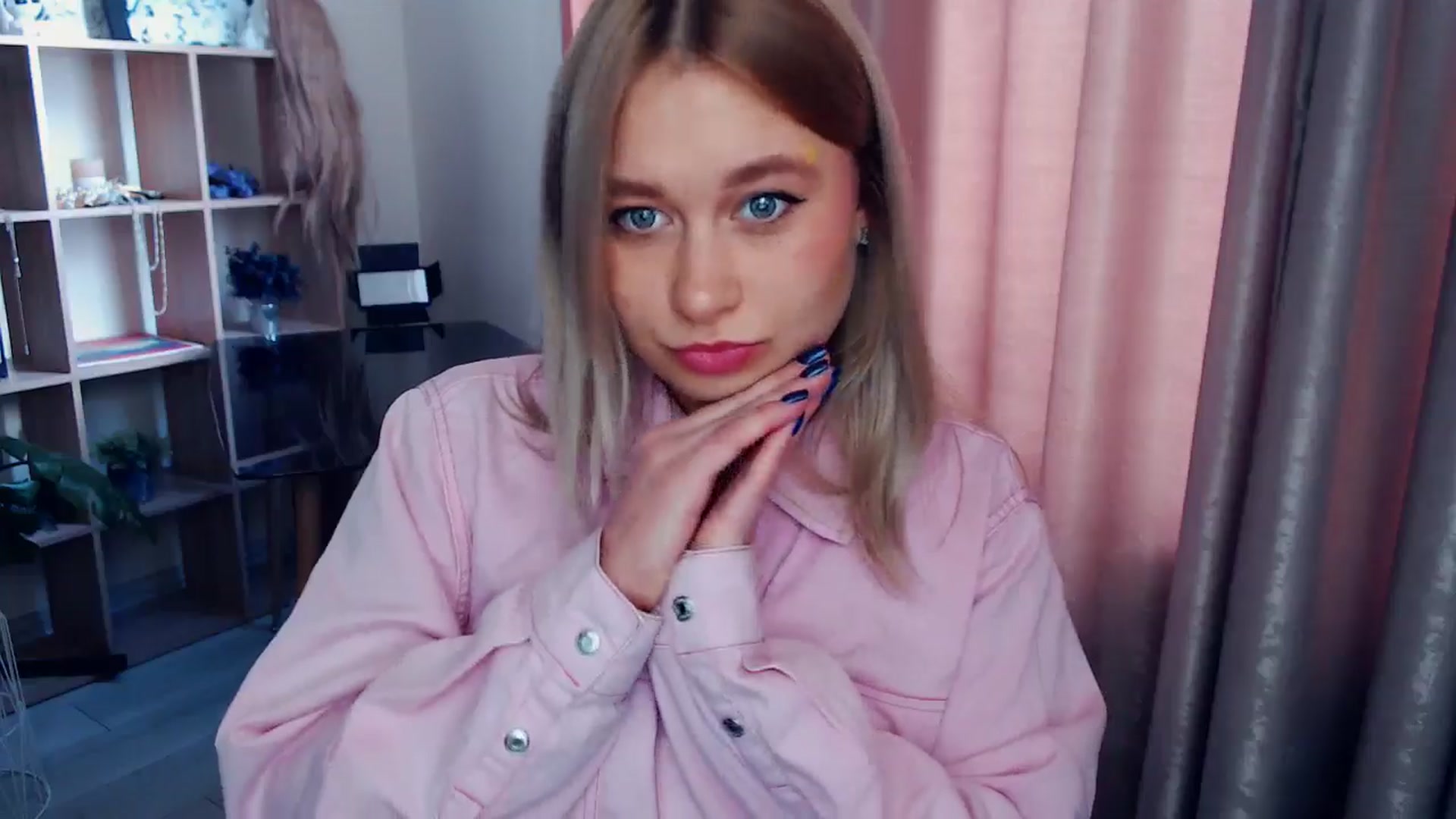 Gallery image thumbnail from Kukla_kolduna's myfreecams stream on, 12/28/2025, 11:38 image 5 of 20