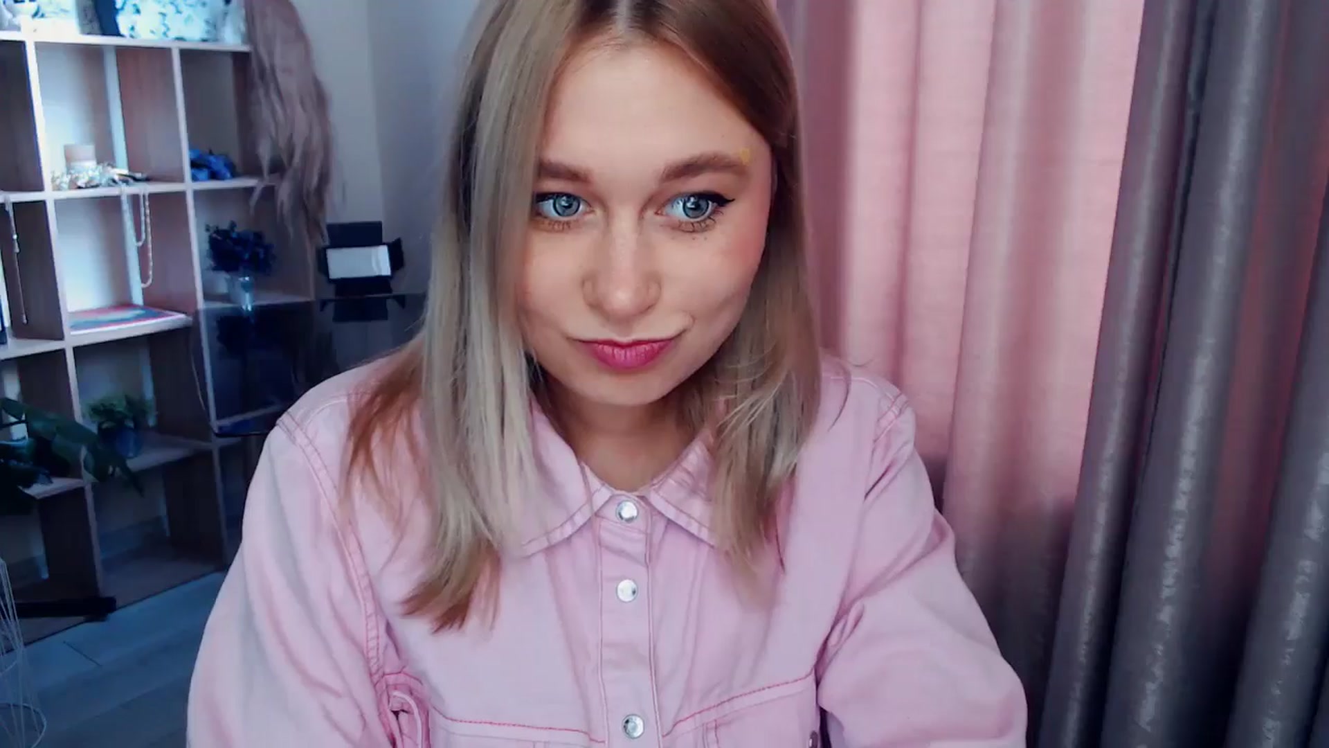 Gallery image thumbnail from Kukla_kolduna's myfreecams stream on, 12/28/2025, 11:38 image 4 of 20