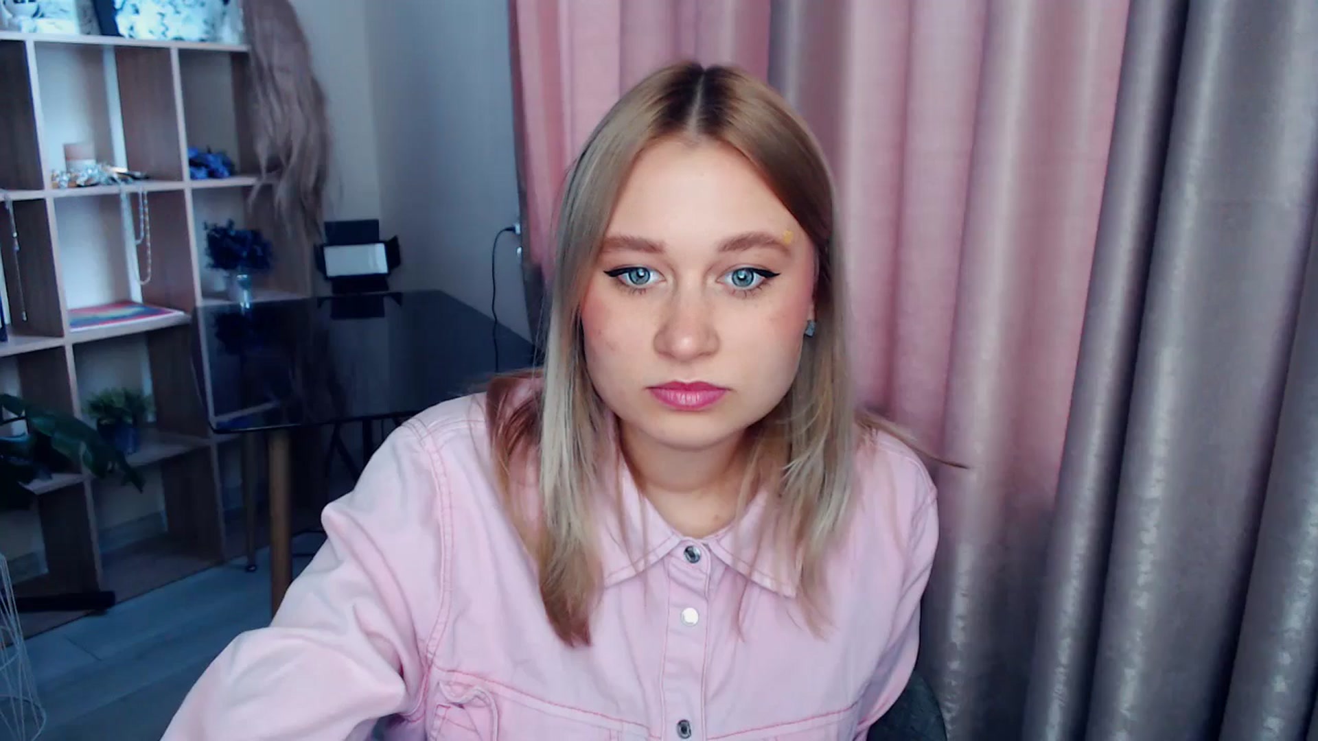 Gallery image thumbnail from Kukla_kolduna's myfreecams stream on, 12/28/2025, 11:38 image 1 of 20