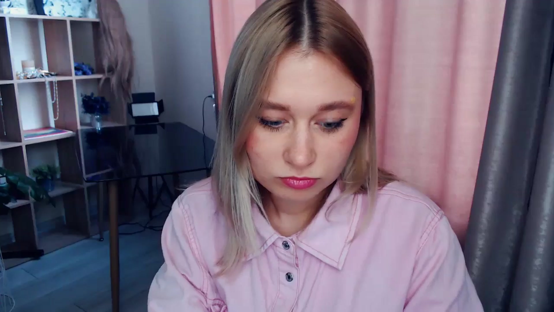 Gallery image thumbnail from Kukla_kolduna's myfreecams stream on, 12/28/2025, 11:58 image 10 of 20