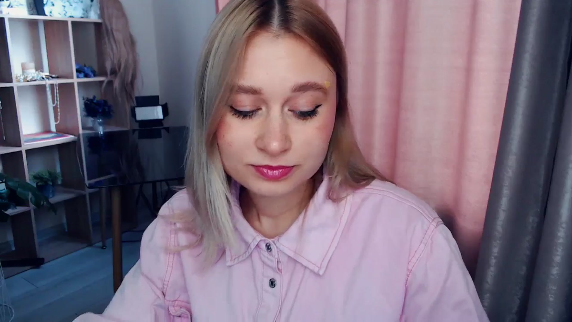 Gallery image thumbnail from Kukla_kolduna's myfreecams stream on, 12/28/2025, 11:58 image 8 of 20