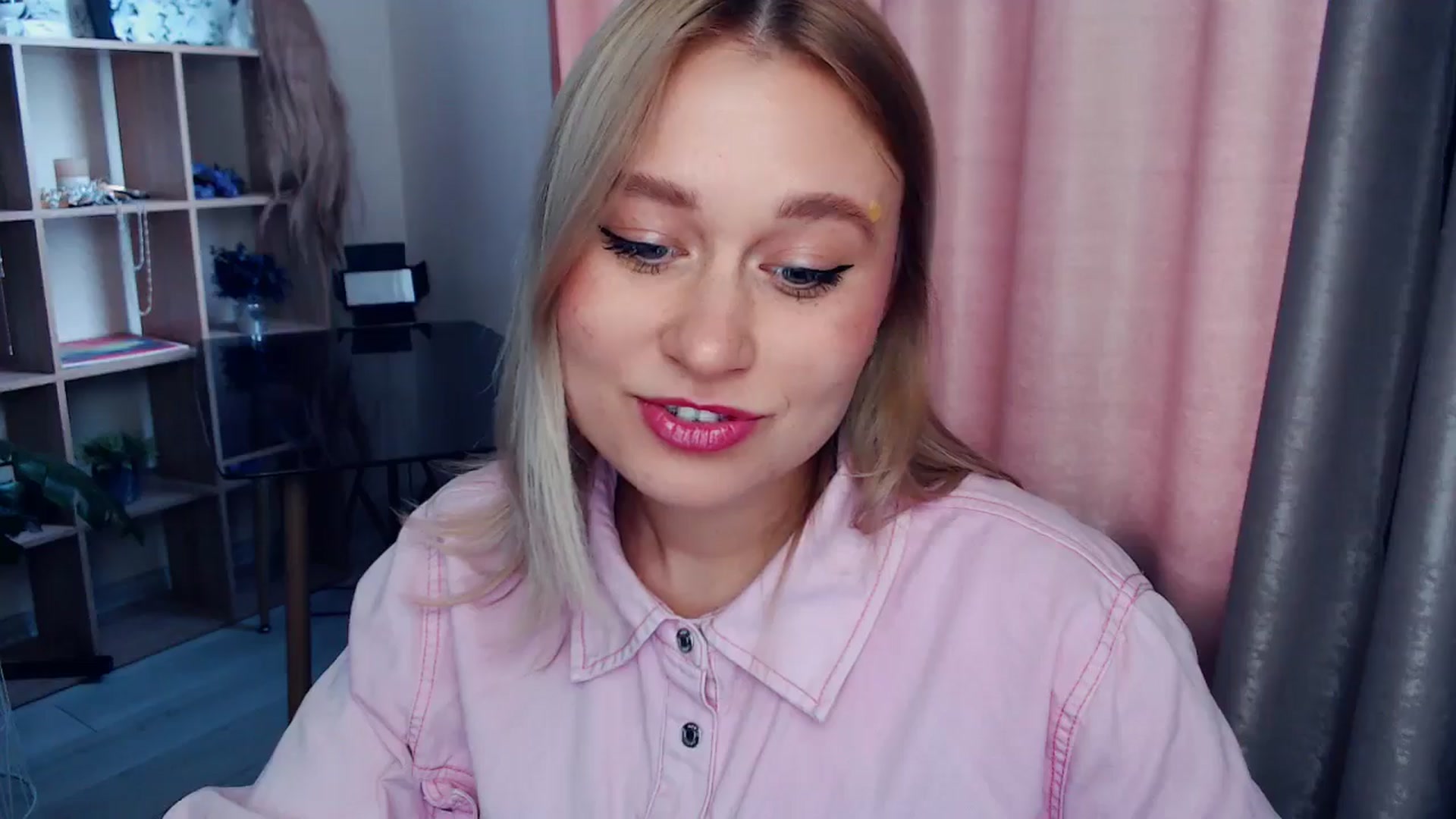 Gallery image thumbnail from Kukla_kolduna's myfreecams stream on, 12/28/2025, 11:58 image 7 of 20