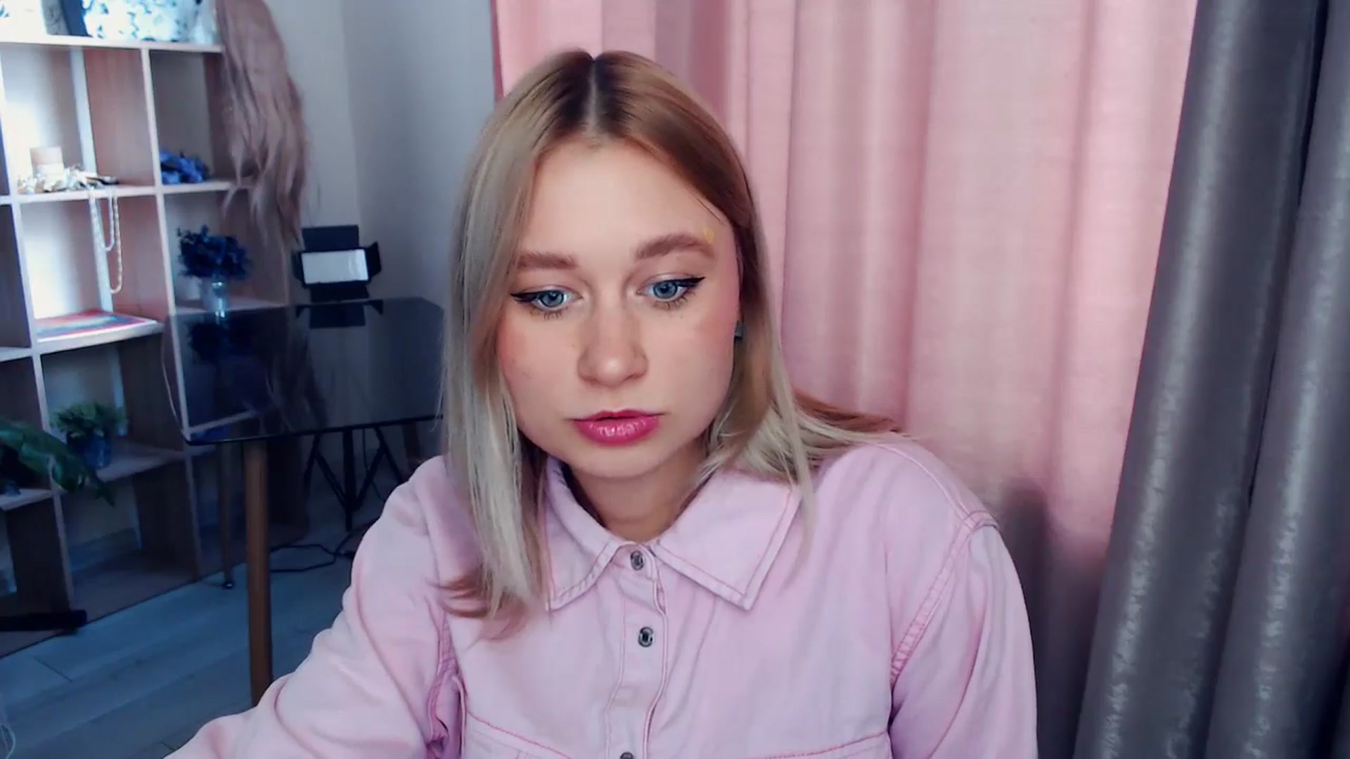 Gallery image thumbnail from Kukla_kolduna's myfreecams stream on, 12/28/2025, 11:58 image 13 of 20