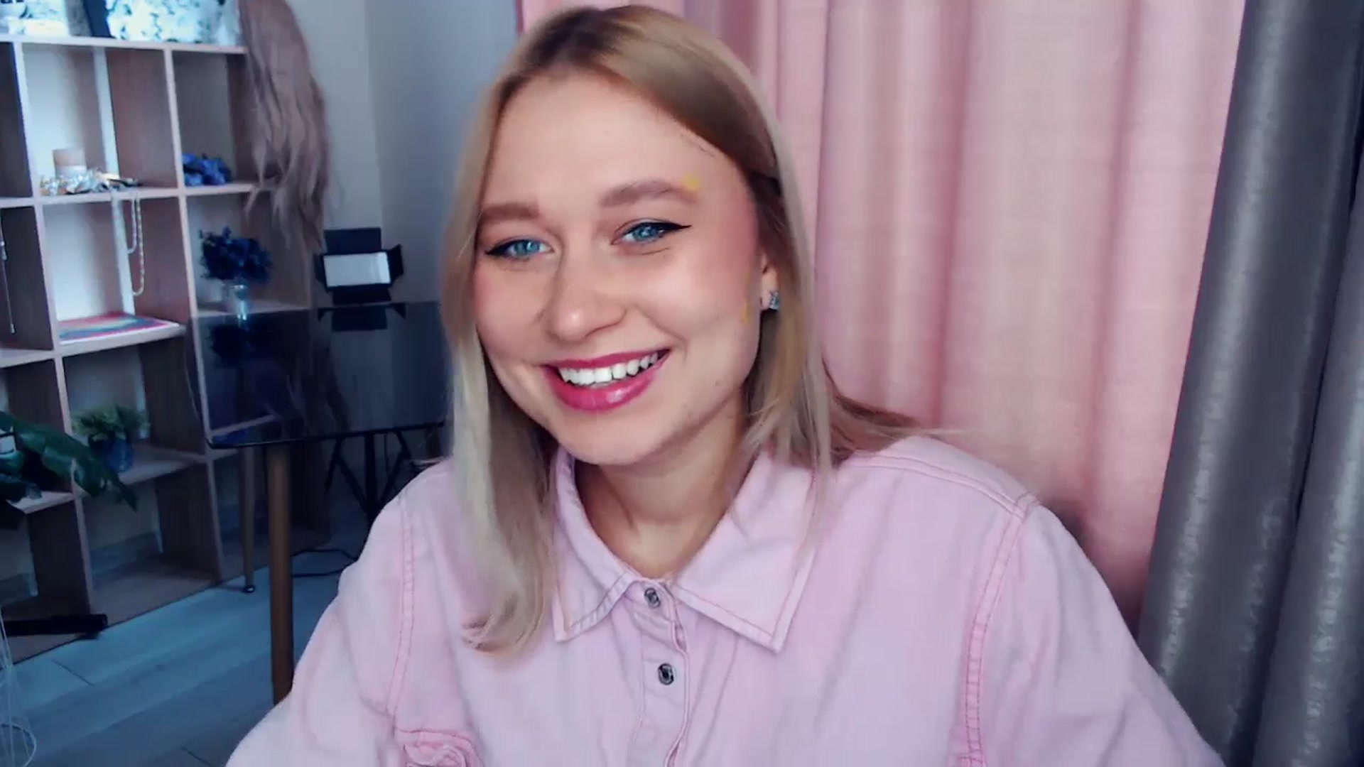 Gallery image thumbnail from Kukla_kolduna's myfreecams stream on, 12/28/2025, 11:58 image 11 of 20