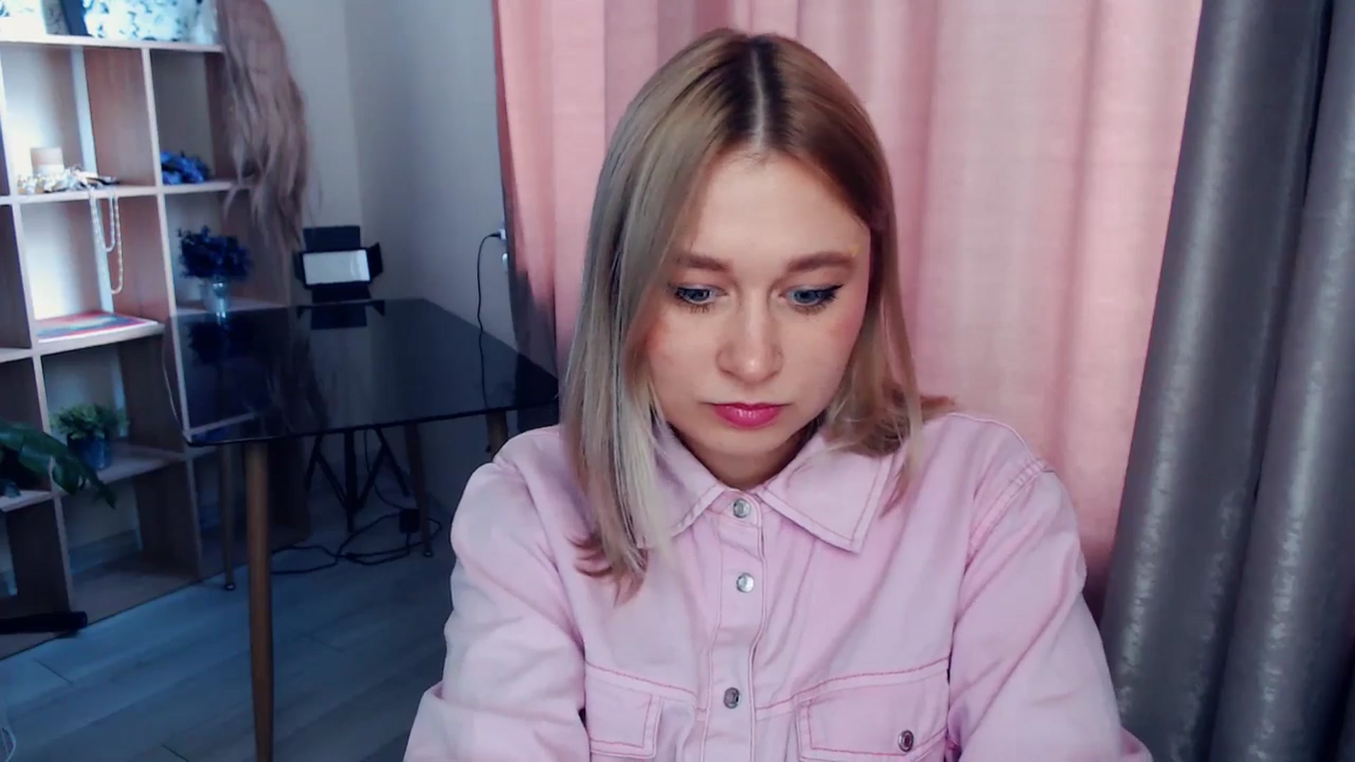 Gallery image thumbnail from Kukla_kolduna's myfreecams stream on, 12/28/2025, 11:58 image 15 of 20