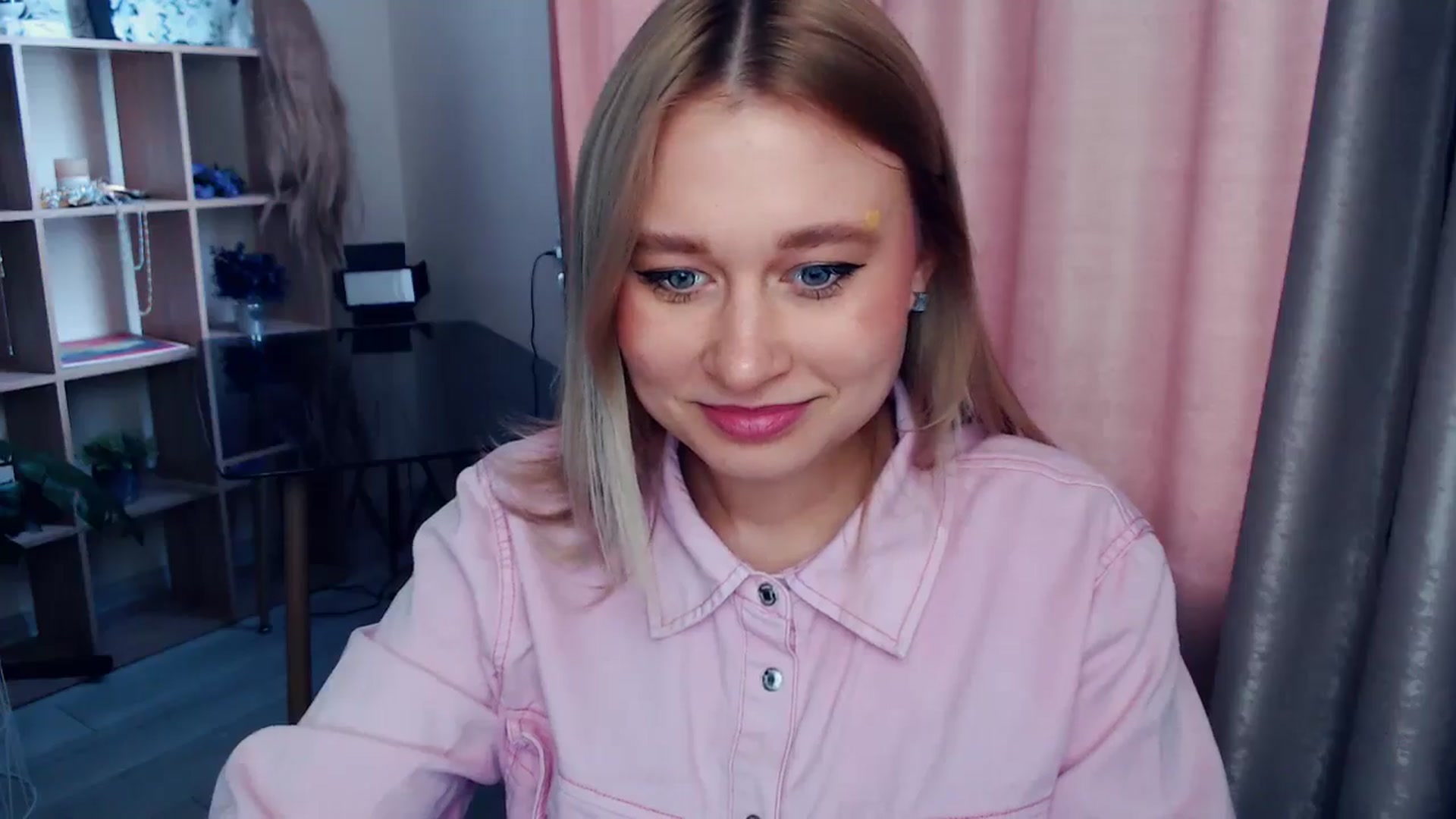 Gallery image thumbnail from Kukla_kolduna's myfreecams stream on, 12/28/2025, 11:58 image 6 of 20