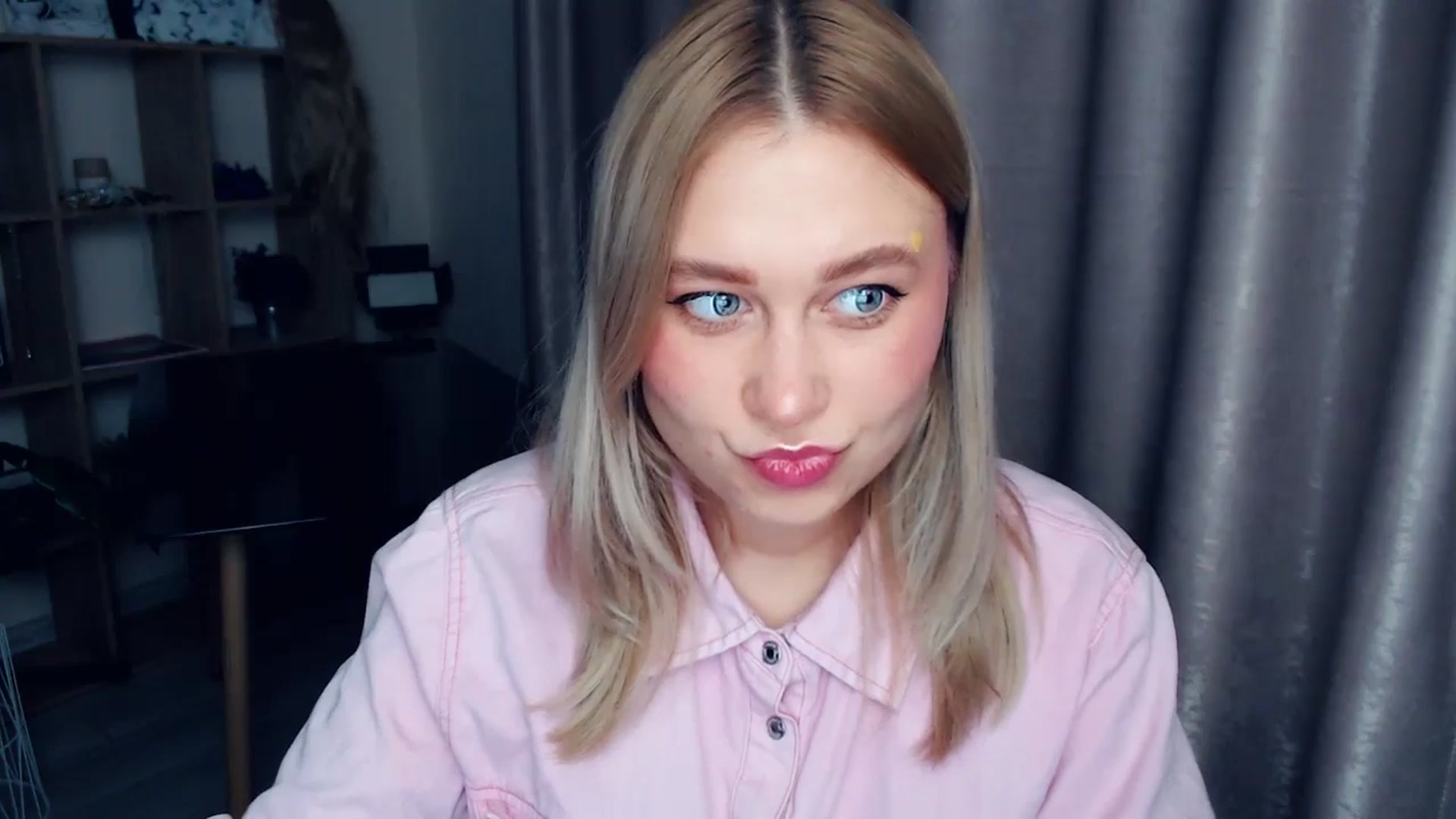 Gallery image thumbnail from Kukla_kolduna's myfreecams stream on, 12/29/2025, 17:39 image 2 of 20
