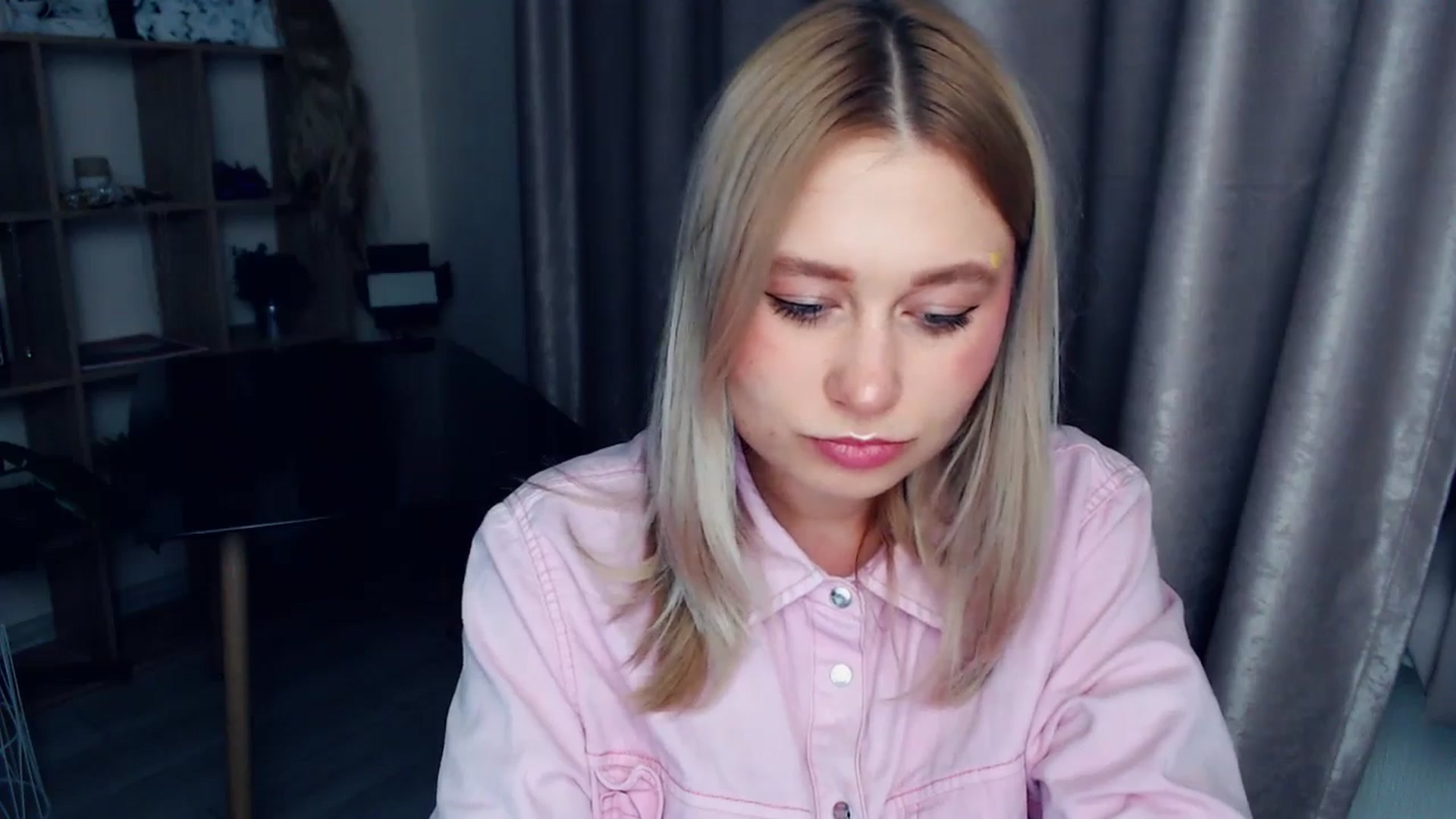 Gallery image thumbnail from Kukla_kolduna's myfreecams stream on, 12/29/2025, 17:39 image 16 of 20