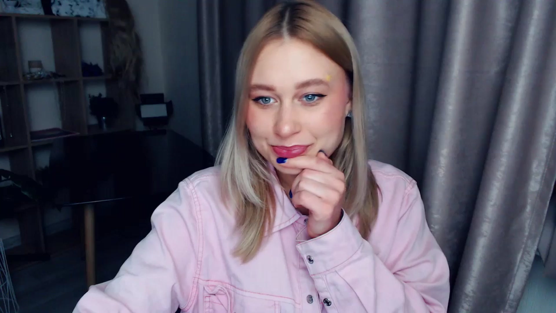 Gallery image thumbnail from Kukla_kolduna's myfreecams stream on, 12/29/2025, 17:39 image 13 of 20
