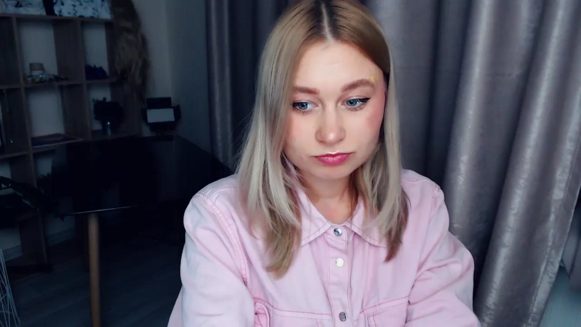 Gallery image thumbnail from Kukla_kolduna's myfreecams stream on, 12/29/2025, 17:39 image 14 of 20