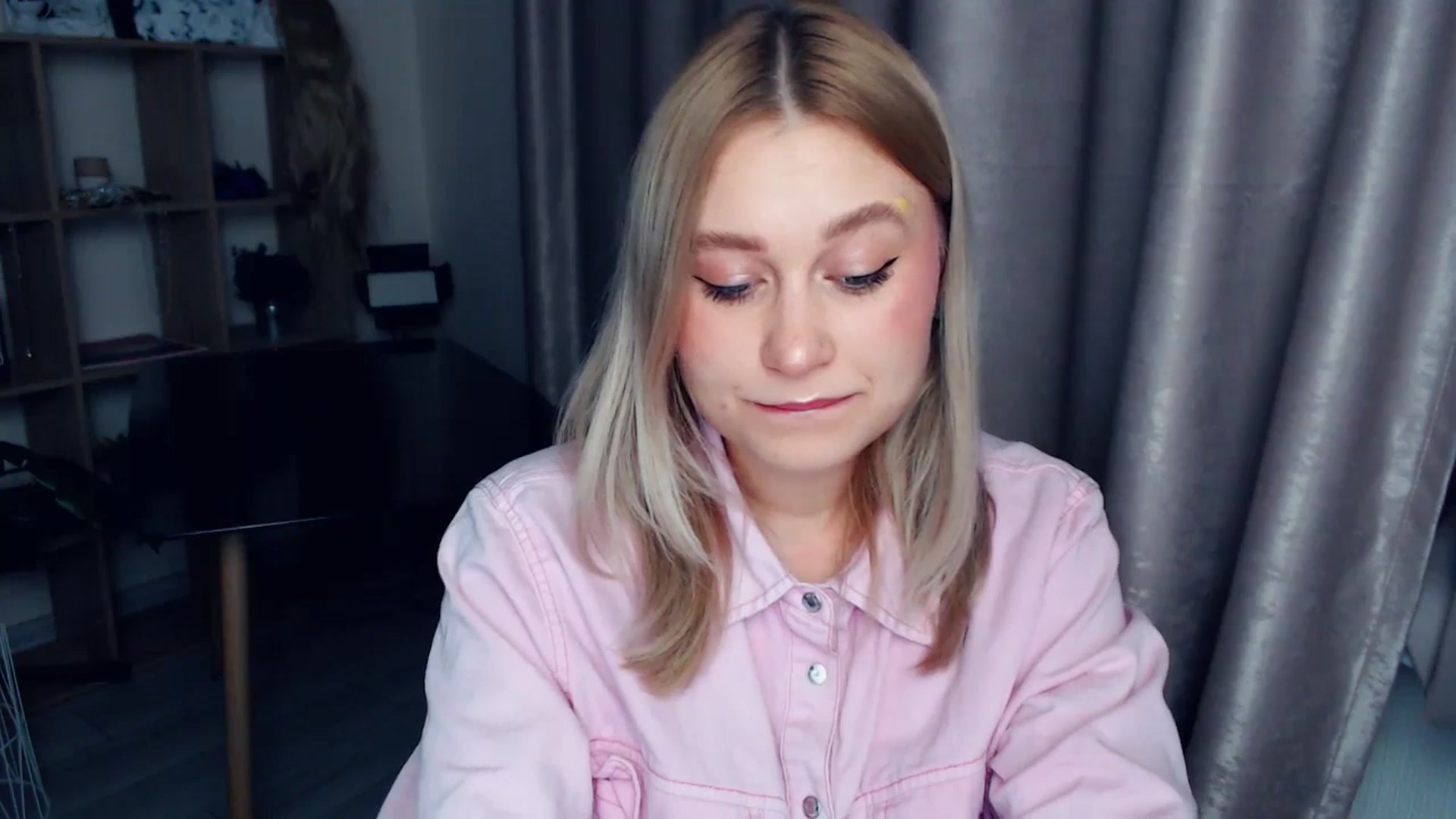 Gallery image thumbnail from Kukla_kolduna's myfreecams stream on, 12/29/2025, 17:39 image 12 of 20