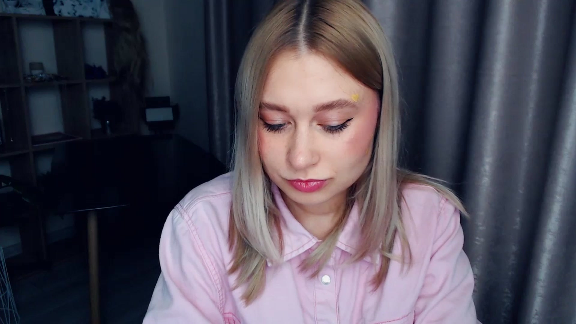 Gallery image thumbnail from Kukla_kolduna's myfreecams stream on, 12/29/2025, 17:56 image 19 of 20