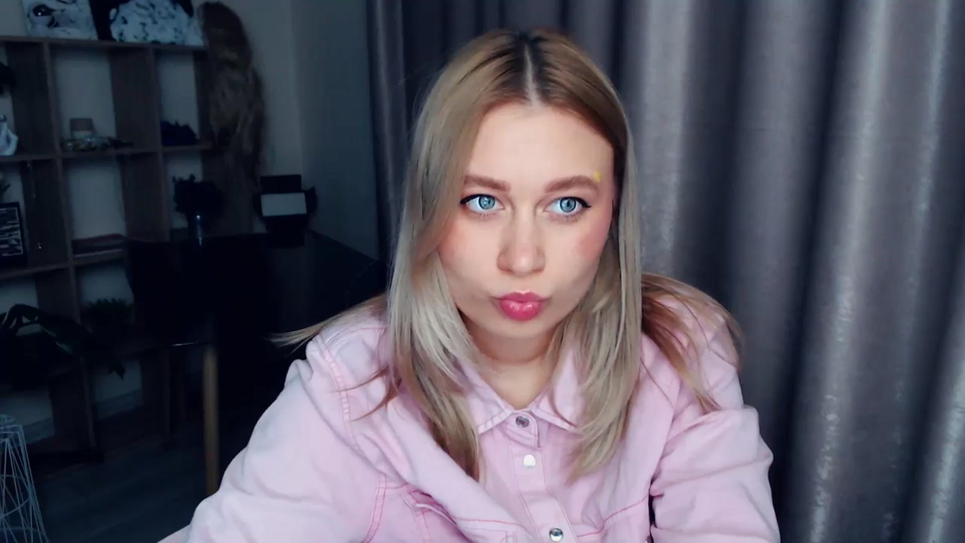 Gallery image thumbnail from Kukla_kolduna's myfreecams stream on, 12/29/2025, 19:32 image 5 of 20