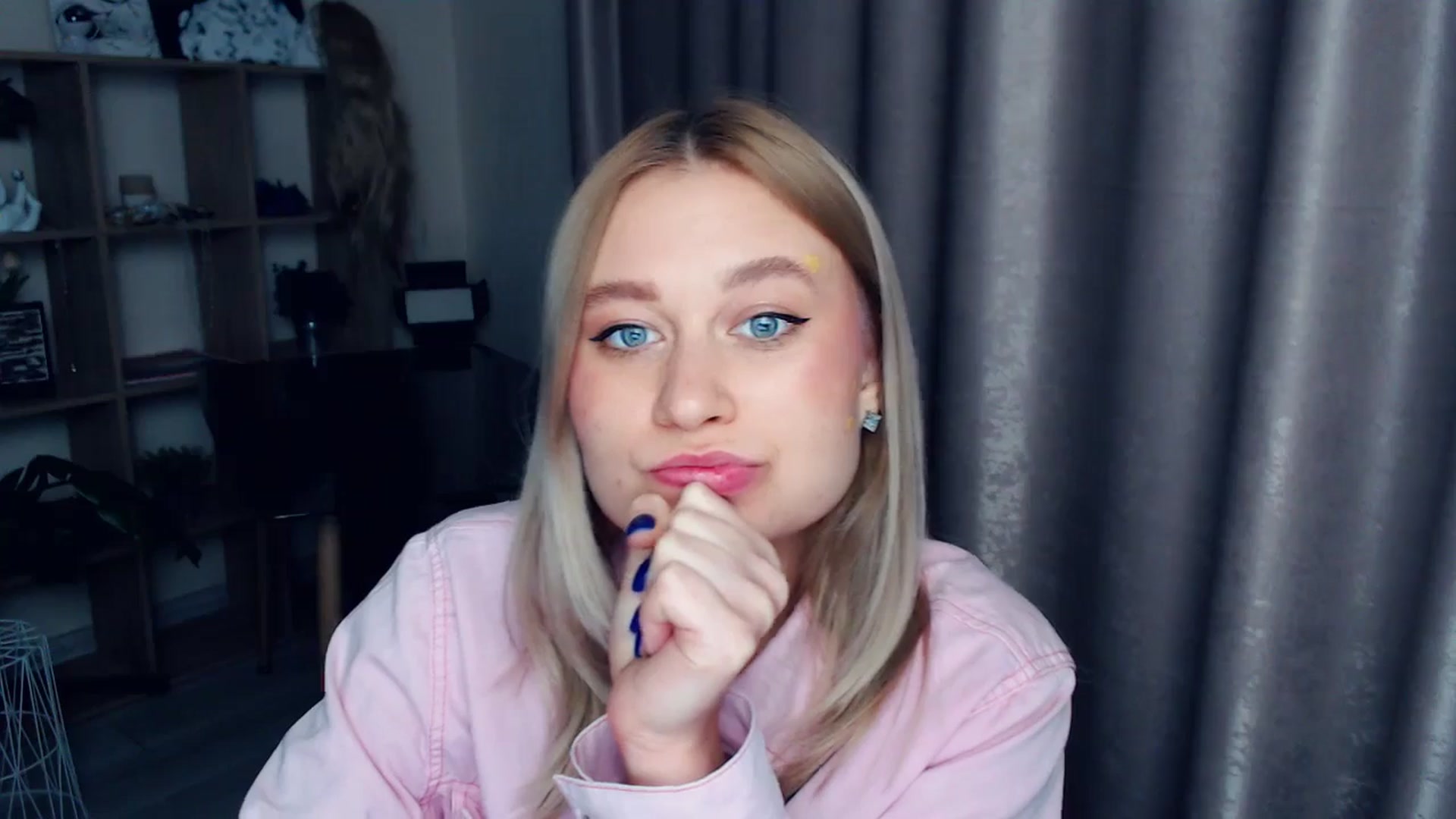 Gallery image thumbnail from Kukla_kolduna's myfreecams stream on, 12/29/2025, 19:32 image 15 of 20