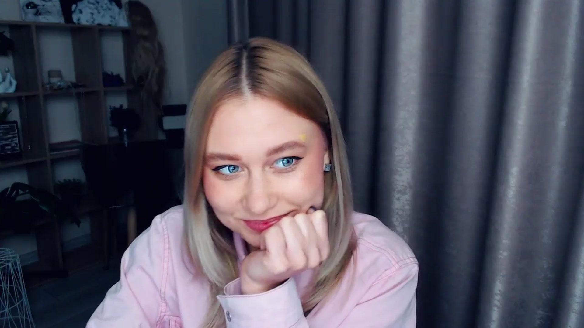 Gallery image thumbnail from Kukla_kolduna's myfreecams stream on, 12/29/2025, 19:32 image 16 of 20