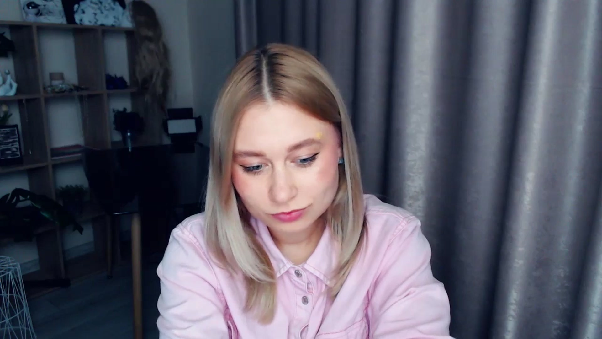 Gallery image thumbnail from Kukla_kolduna's myfreecams stream on, 12/29/2025, 19:32 image 17 of 20