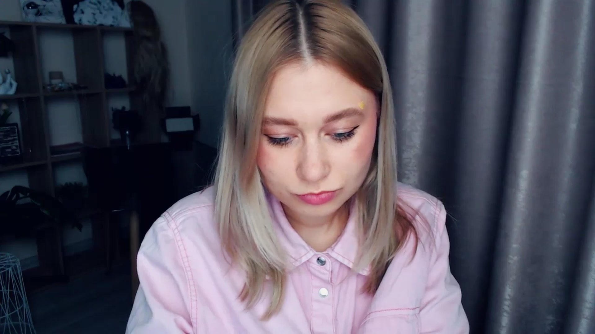 Gallery image thumbnail from Kukla_kolduna's myfreecams stream on, 12/29/2025, 19:32 image 13 of 20