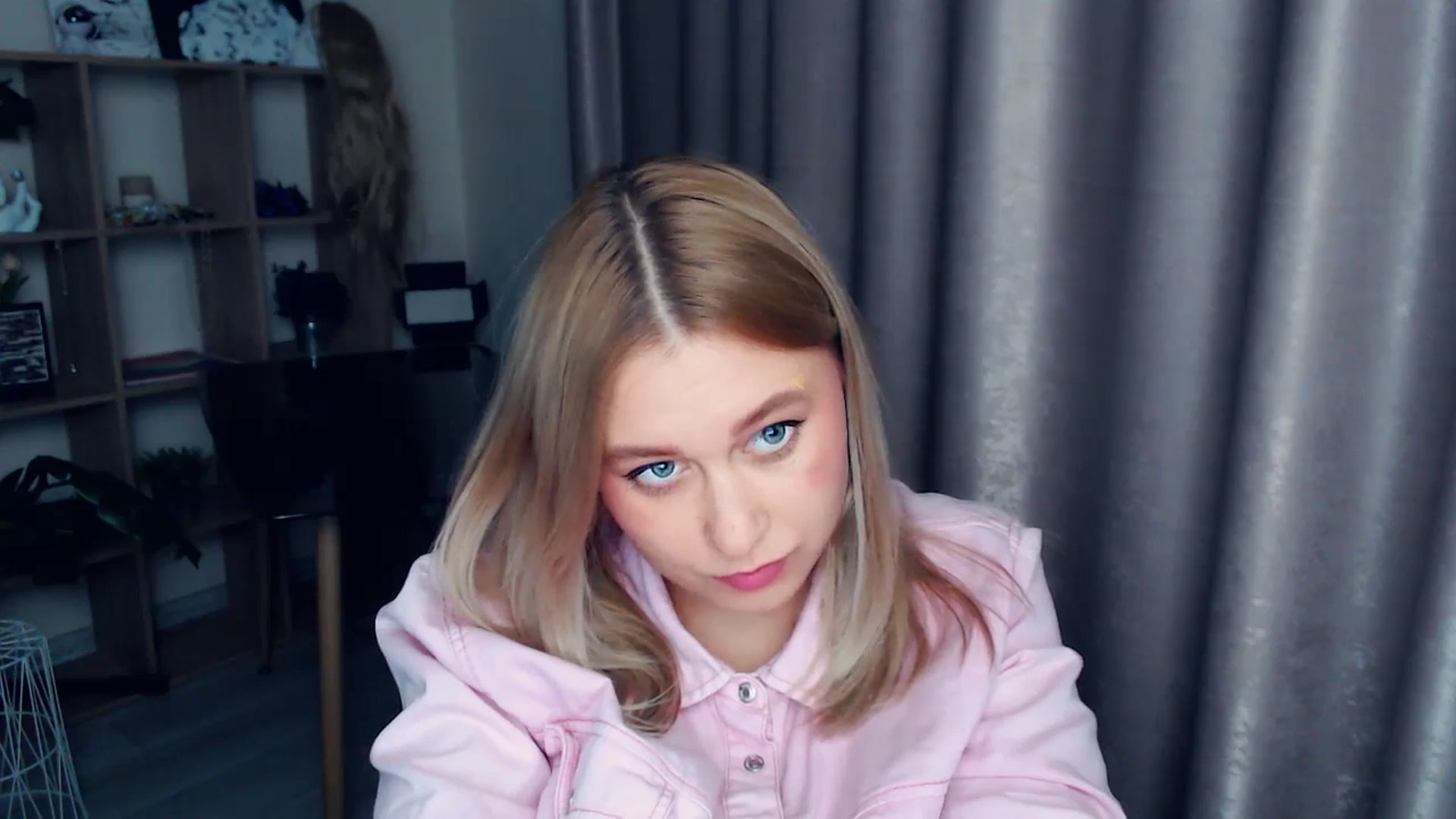 Gallery image thumbnail from Kukla_kolduna's myfreecams stream on, 12/29/2025, 19:32 image 12 of 20