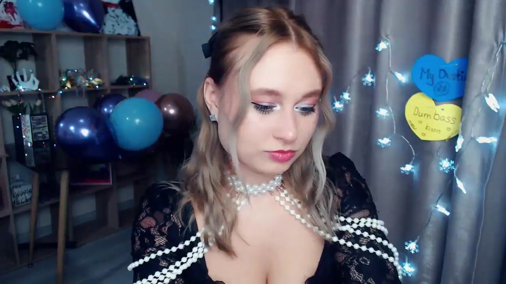 Gallery image thumbnail from Kukla_kolduna's myfreecams stream on, 12/31/2025, 20:56 image 11 of 20