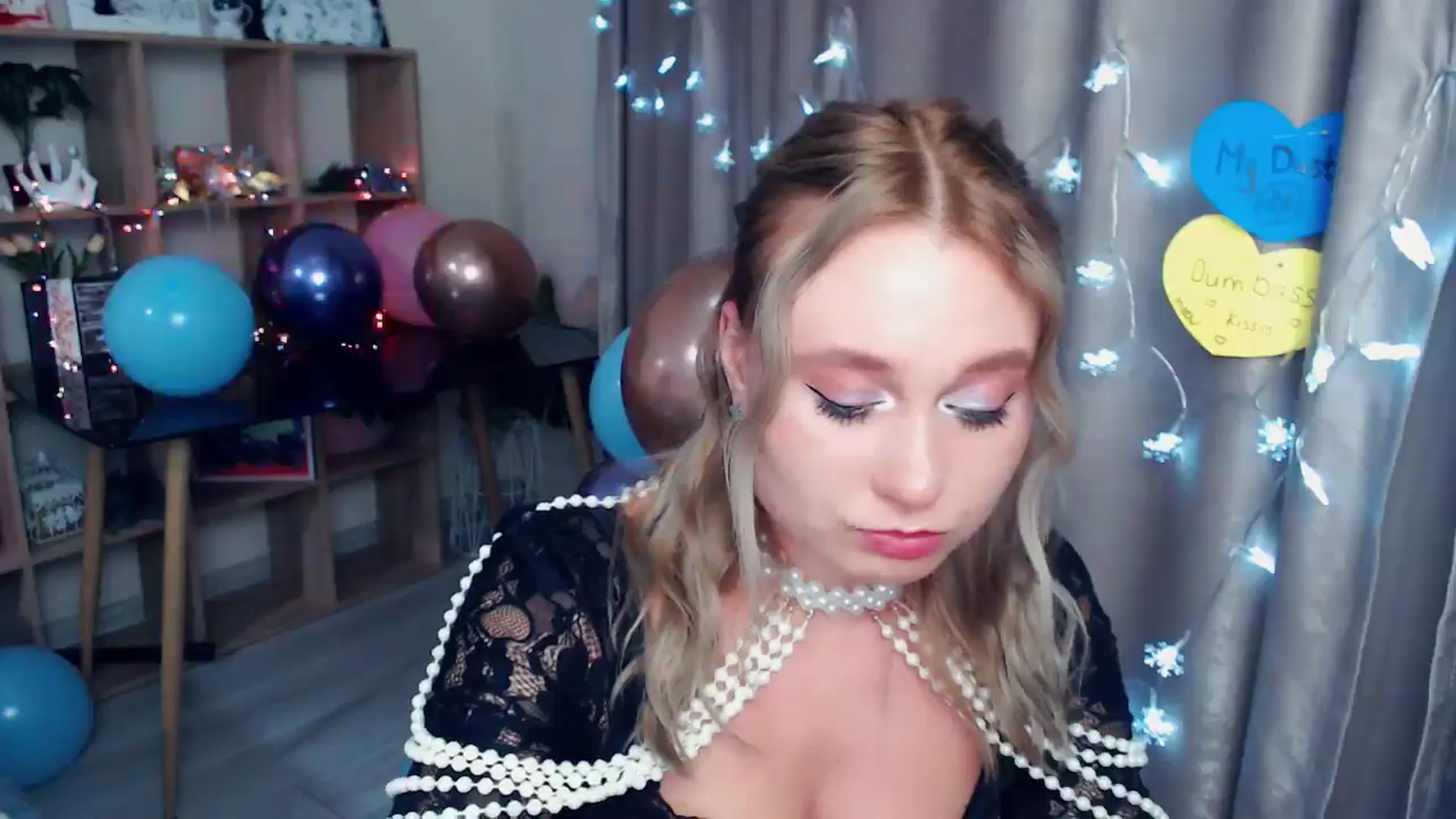 Gallery image thumbnail from Kukla_kolduna's myfreecams stream on, 12/31/2025, 22:04 image 17 of 20