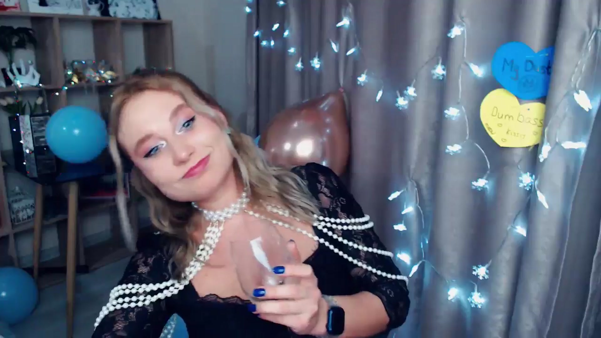 Gallery image thumbnail from Kukla_kolduna's myfreecams stream on, 12/31/2025, 22:04 image 18 of 20