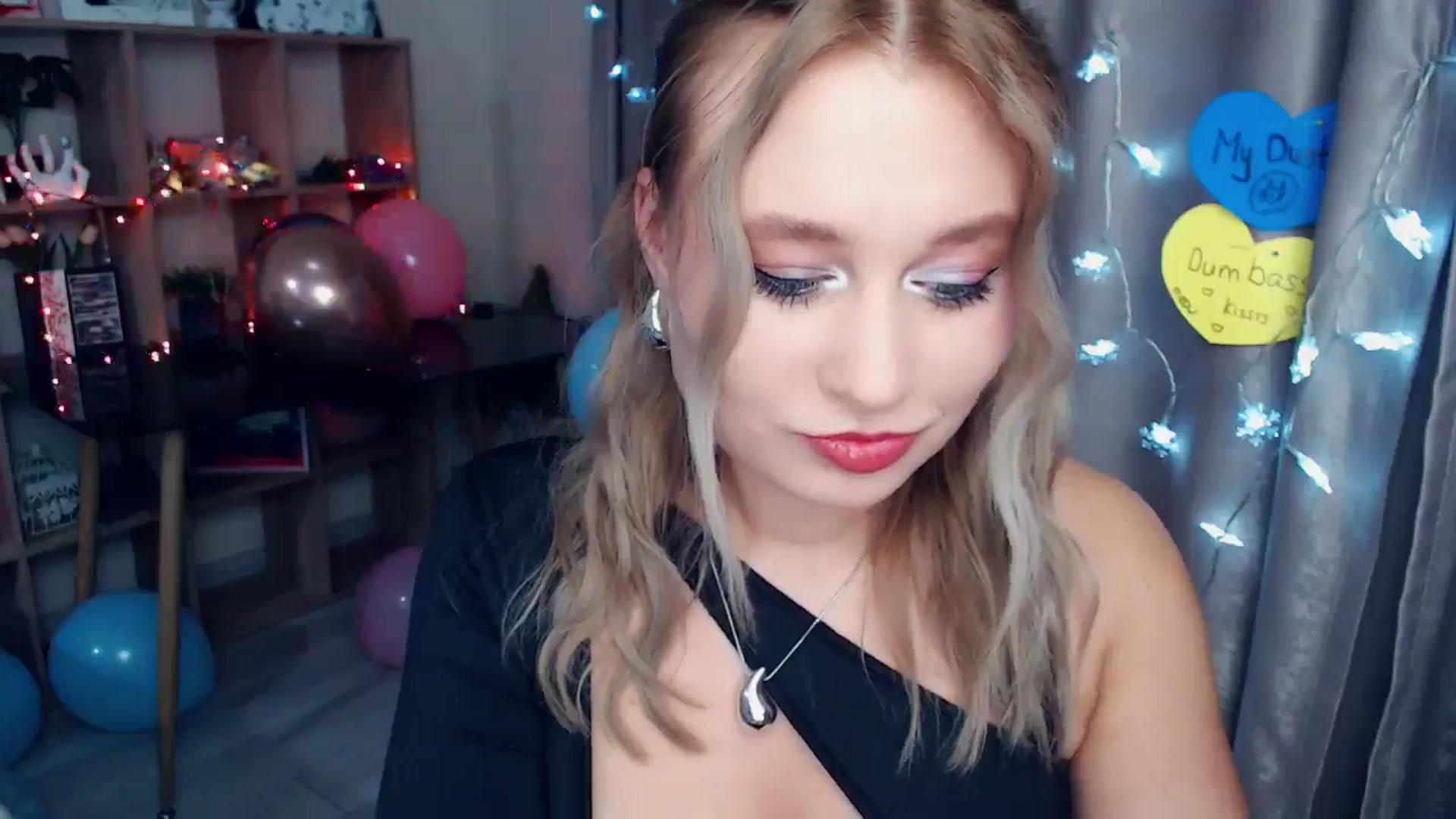 Gallery image thumbnail from Kukla_kolduna's myfreecams stream on, 12/31/2025, 23:17 image 10 of 20