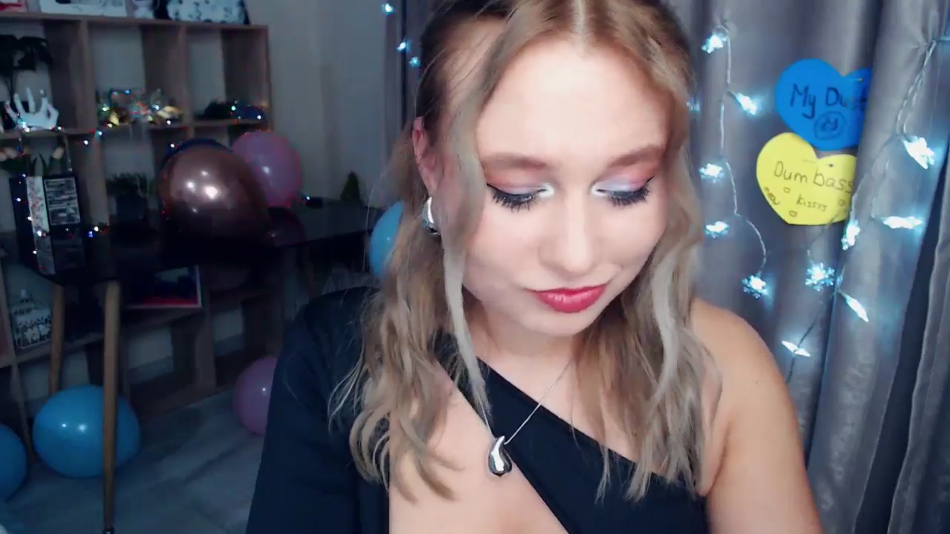 Gallery image thumbnail from Kukla_kolduna's myfreecams stream on, 12/31/2025, 23:17 image 9 of 20