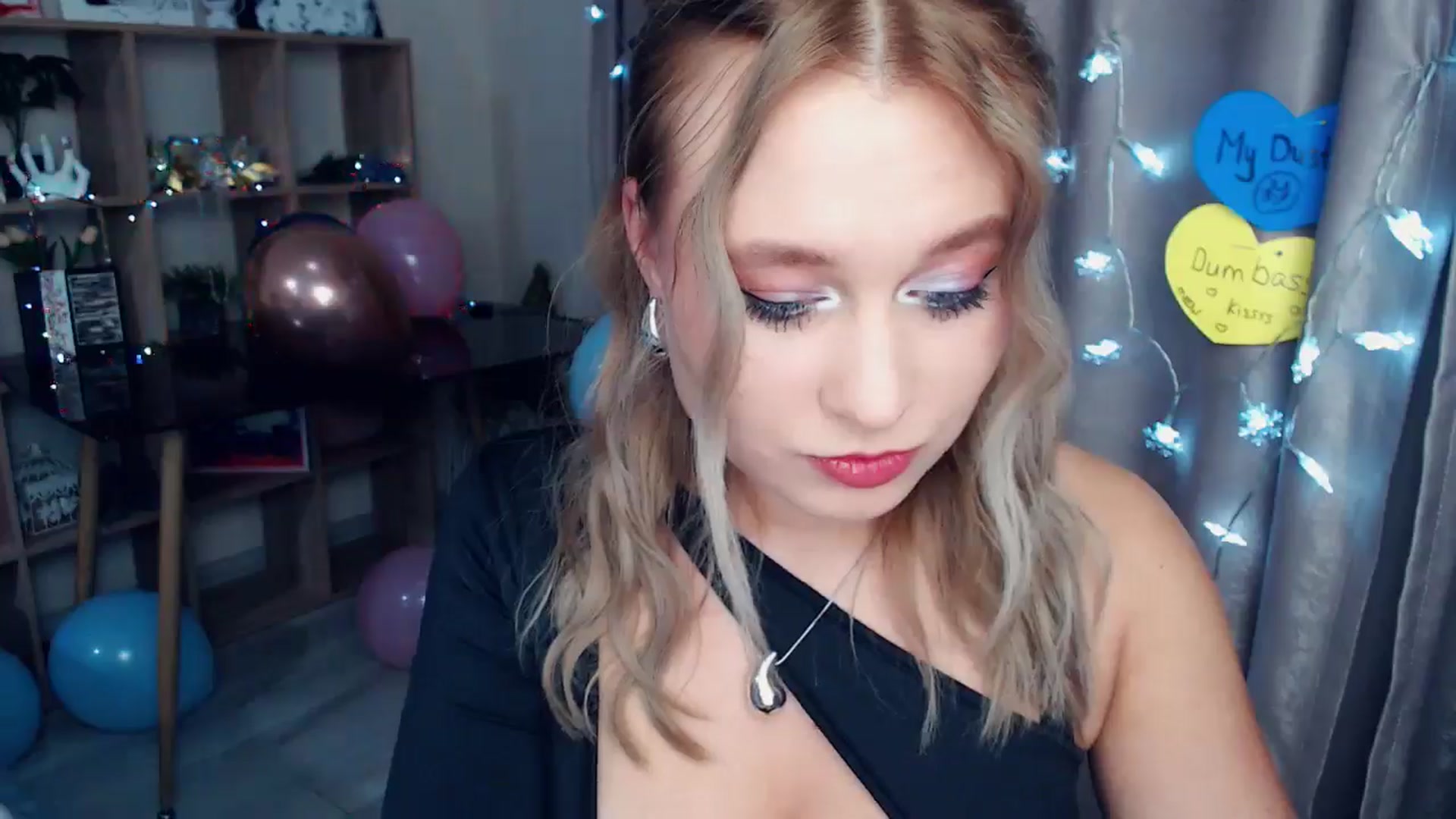 Gallery image thumbnail from Kukla_kolduna's myfreecams stream on, 12/31/2025, 23:17 image 12 of 20