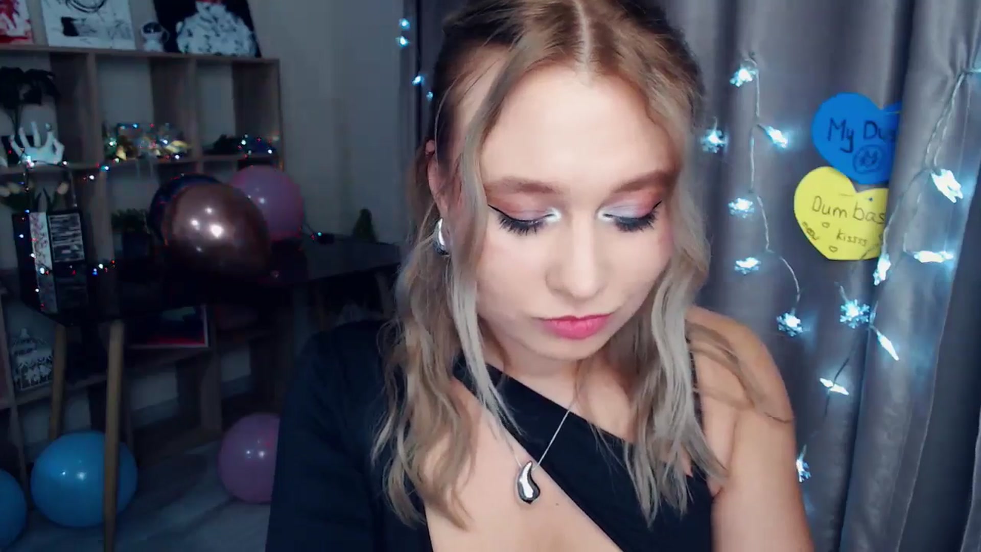 Gallery image thumbnail from Kukla_kolduna's myfreecams stream on, 01/01/2026, 24:12 image 6 of 20