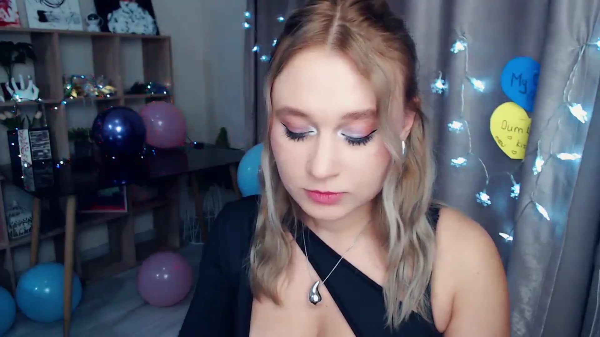 Gallery image thumbnail from Kukla_kolduna's myfreecams stream on, 01/01/2026, 24:12 image 16 of 20