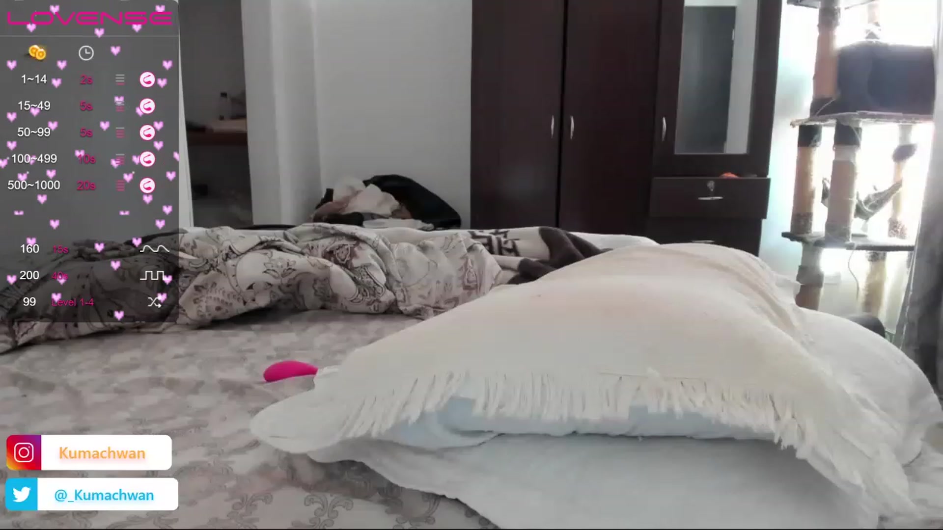 Gallery image thumbnail from Kuma_cam's myfreecams stream on, 12/20/2022, 17:12 image 14 of 20