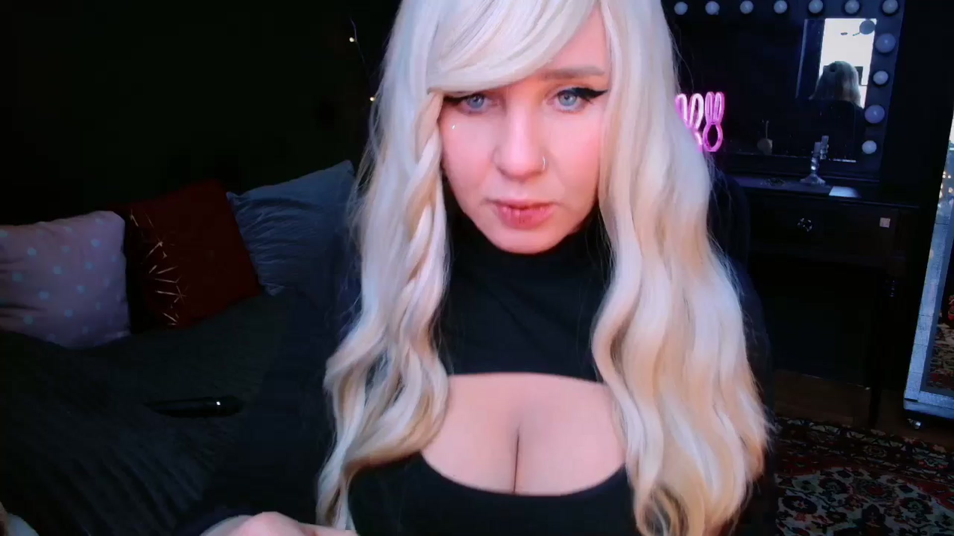 Gallery image thumbnail from KundaLinni's myfreecams stream on, 01/11/2026, 12:34 image 3 of 20