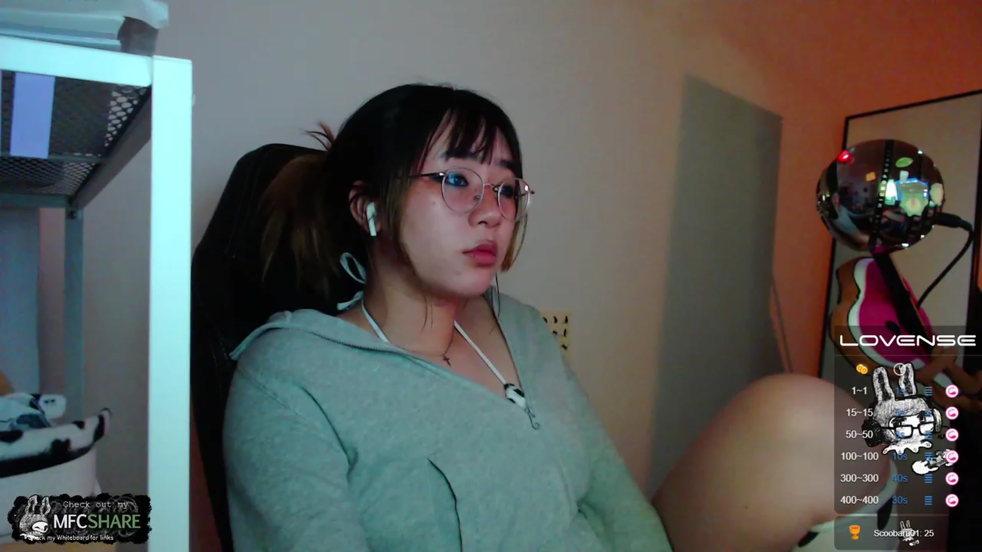 Gallery image thumbnail from Kuromin's myfreecams stream on, 06/15/2023, 24:03 image 3 of 20