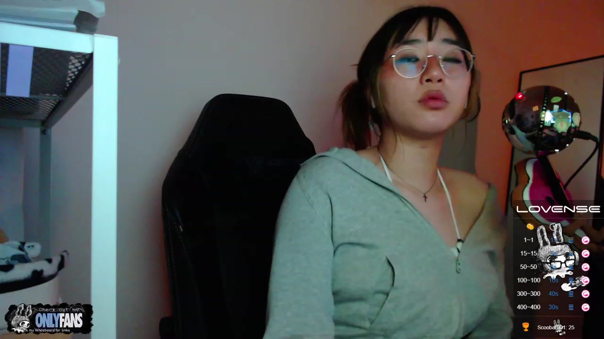 Gallery image thumbnail from Kuromin's myfreecams stream on, 06/15/2023, 24:03 image 6 of 20
