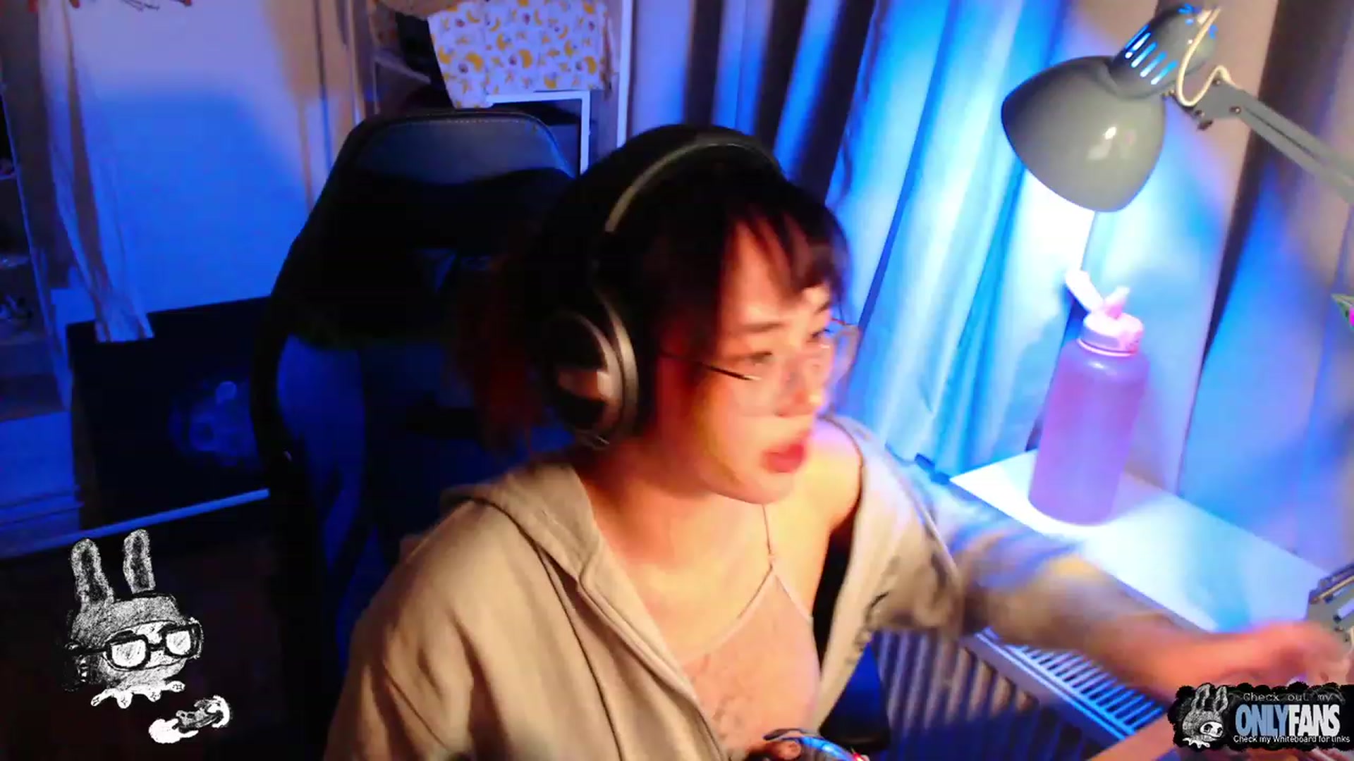 Gallery image thumbnail from Kuromin's myfreecams stream on, 06/17/2023, 02:21 image 7 of 20
