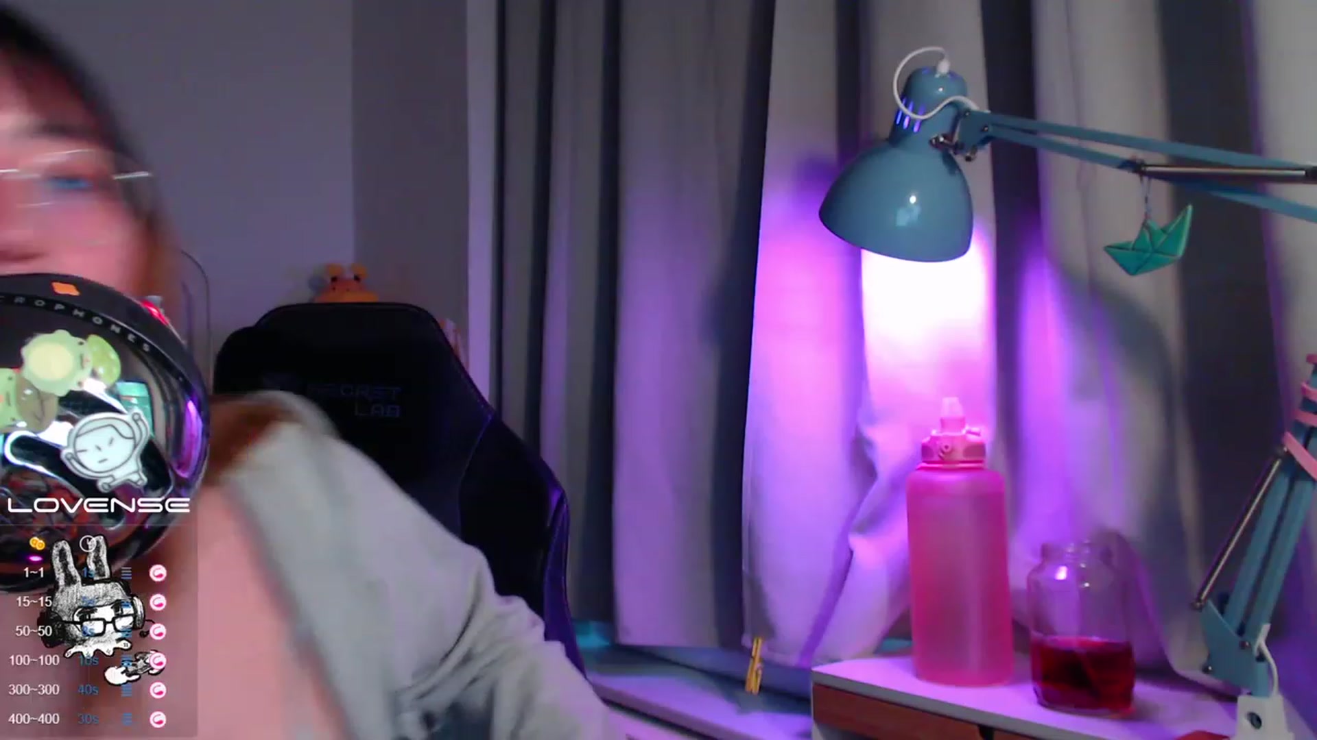 Gallery image thumbnail from Kuromin's myfreecams stream on, 06/17/2023, 20:28 image 14 of 20
