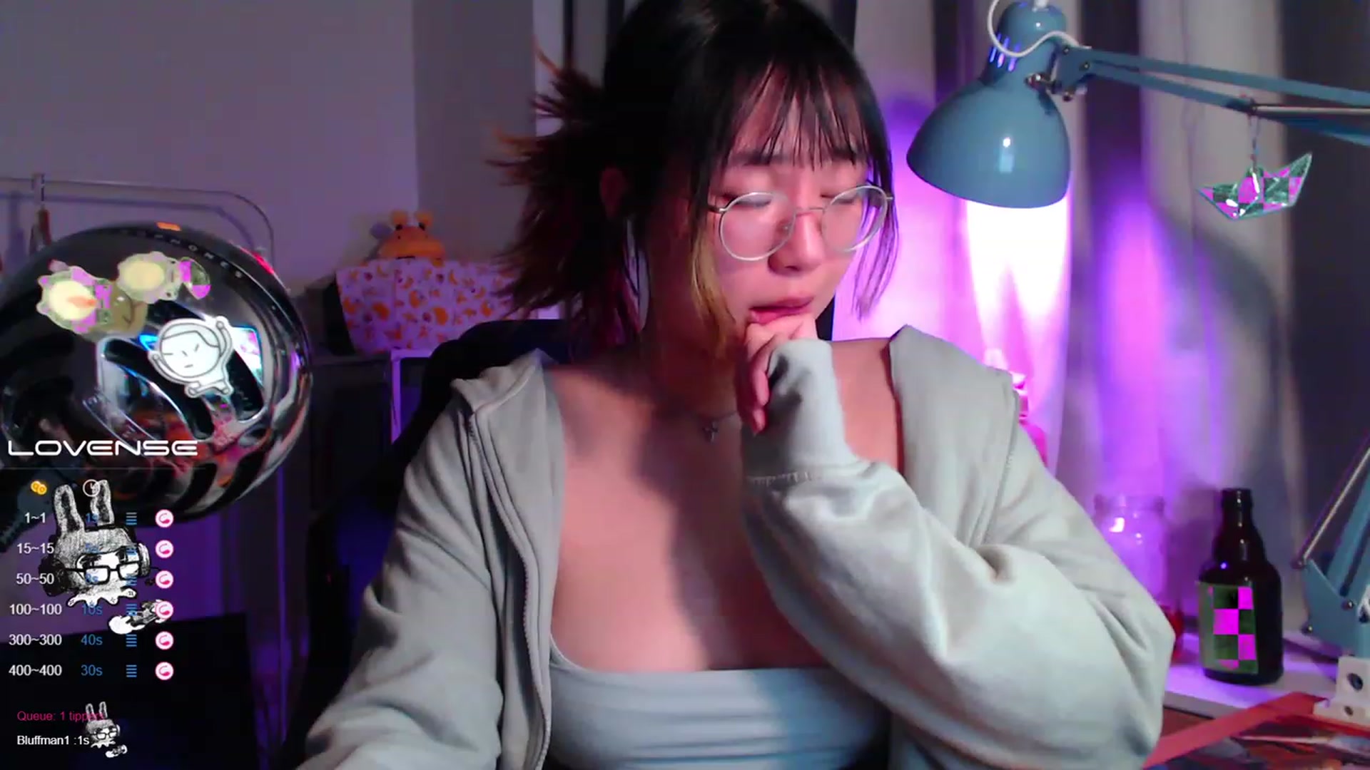 Gallery image thumbnail from Kuromin's myfreecams stream on, 06/17/2023, 21:54 image 14 of 20