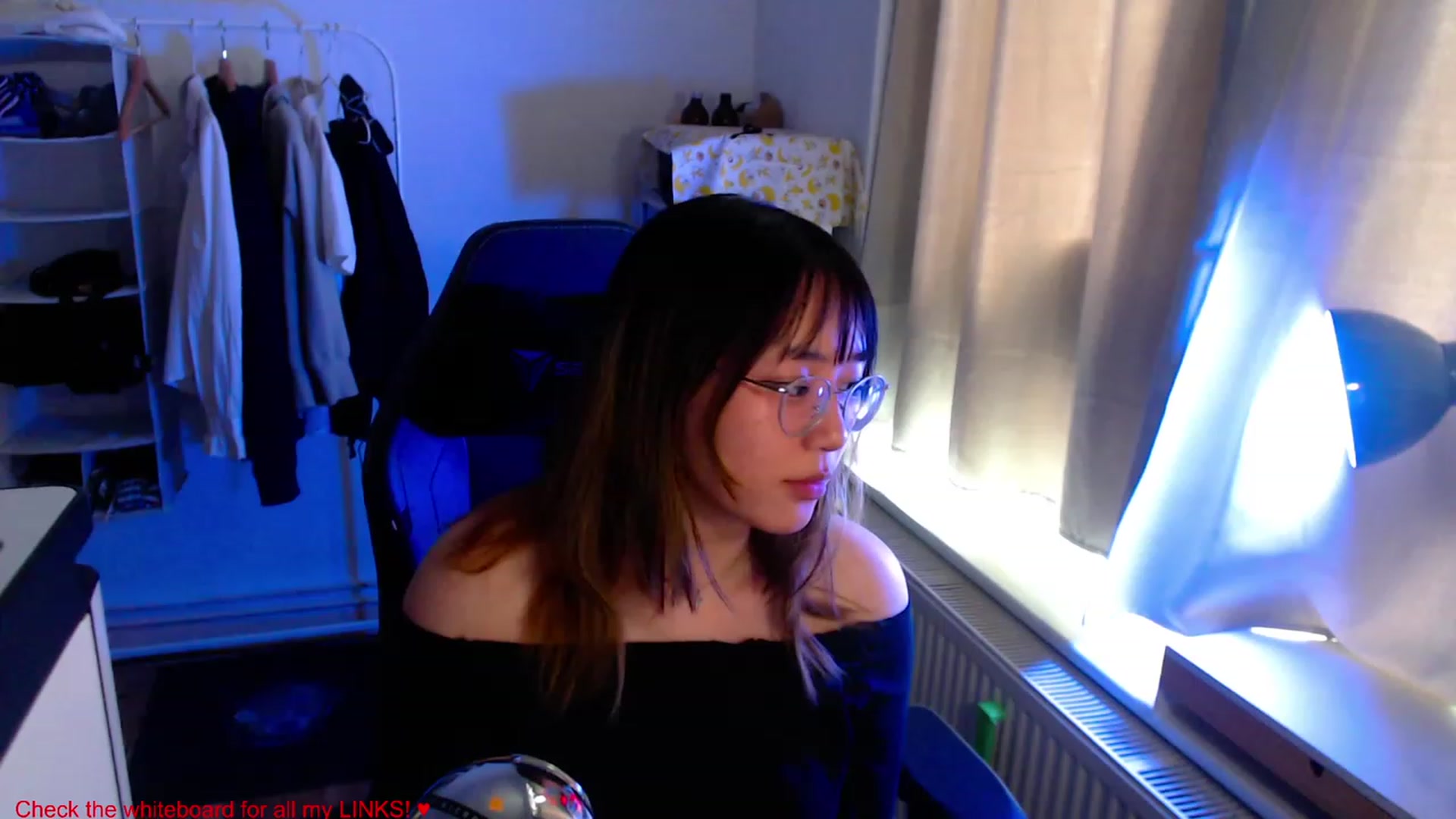 Gallery image thumbnail from Kuromin's myfreecams stream on, 06/20/2023, 13:53 image 12 of 20
