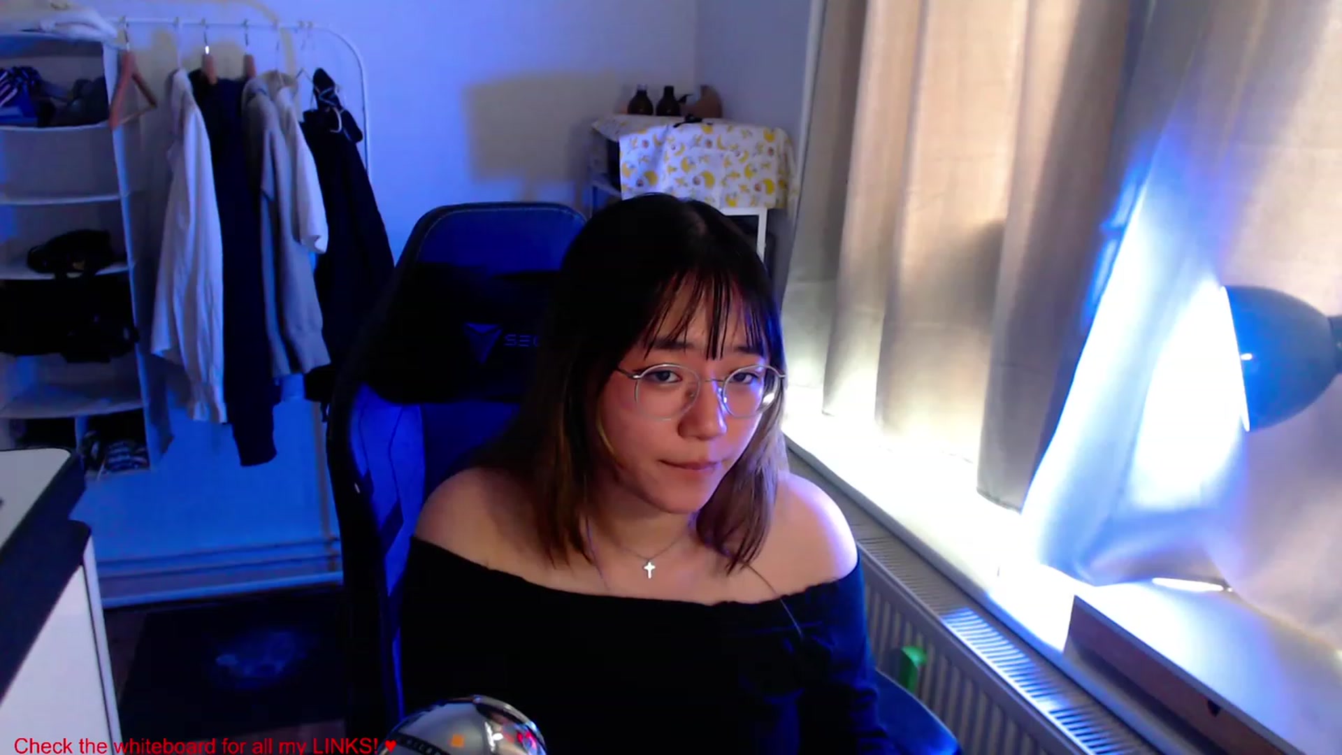 Gallery image thumbnail from Kuromin's myfreecams stream on, 06/20/2023, 13:53 image 17 of 20