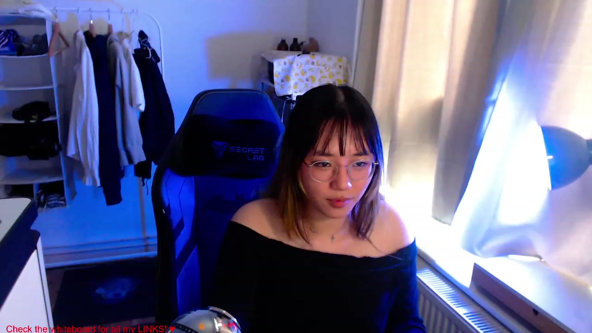 Gallery image thumbnail from Kuromin's myfreecams stream on, 06/20/2023, 13:53 image 16 of 20
