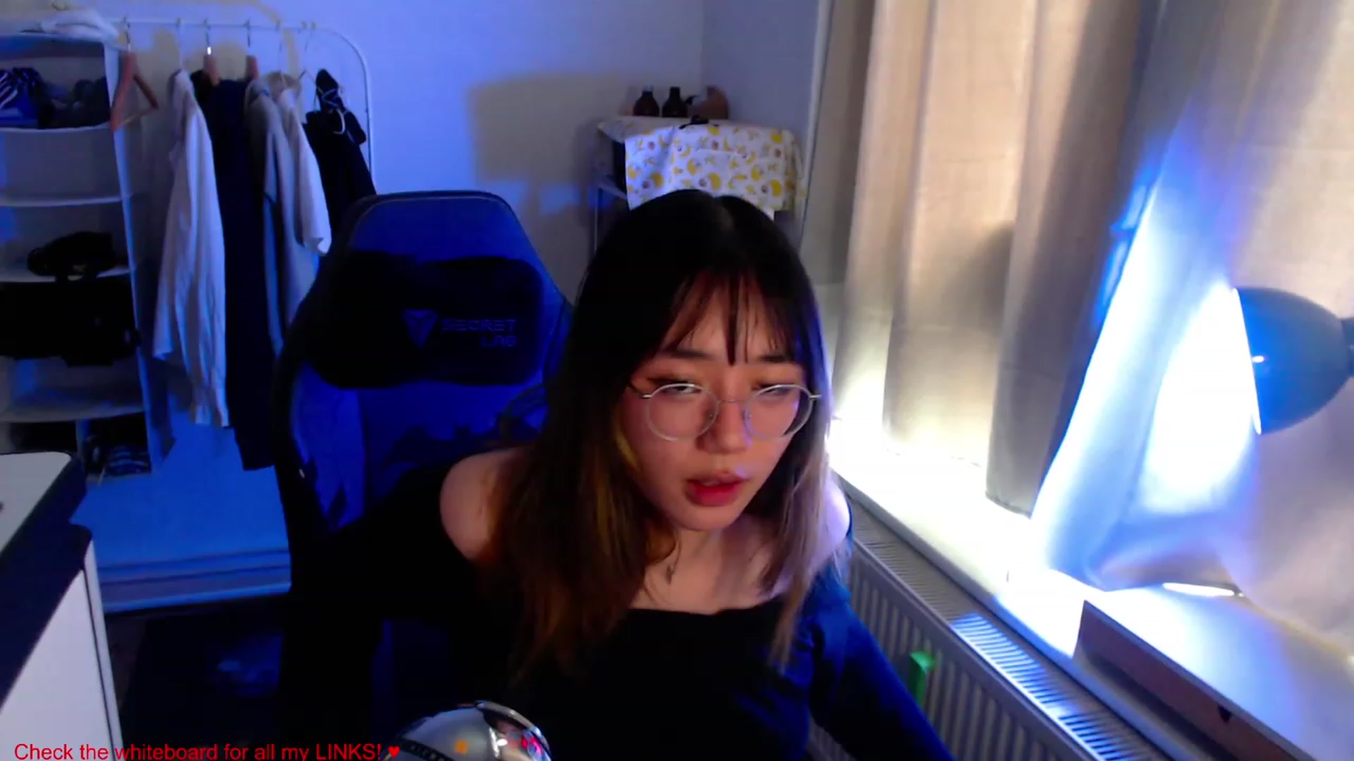 Gallery image thumbnail from Kuromin's myfreecams stream on, 06/20/2023, 13:53 image 5 of 20