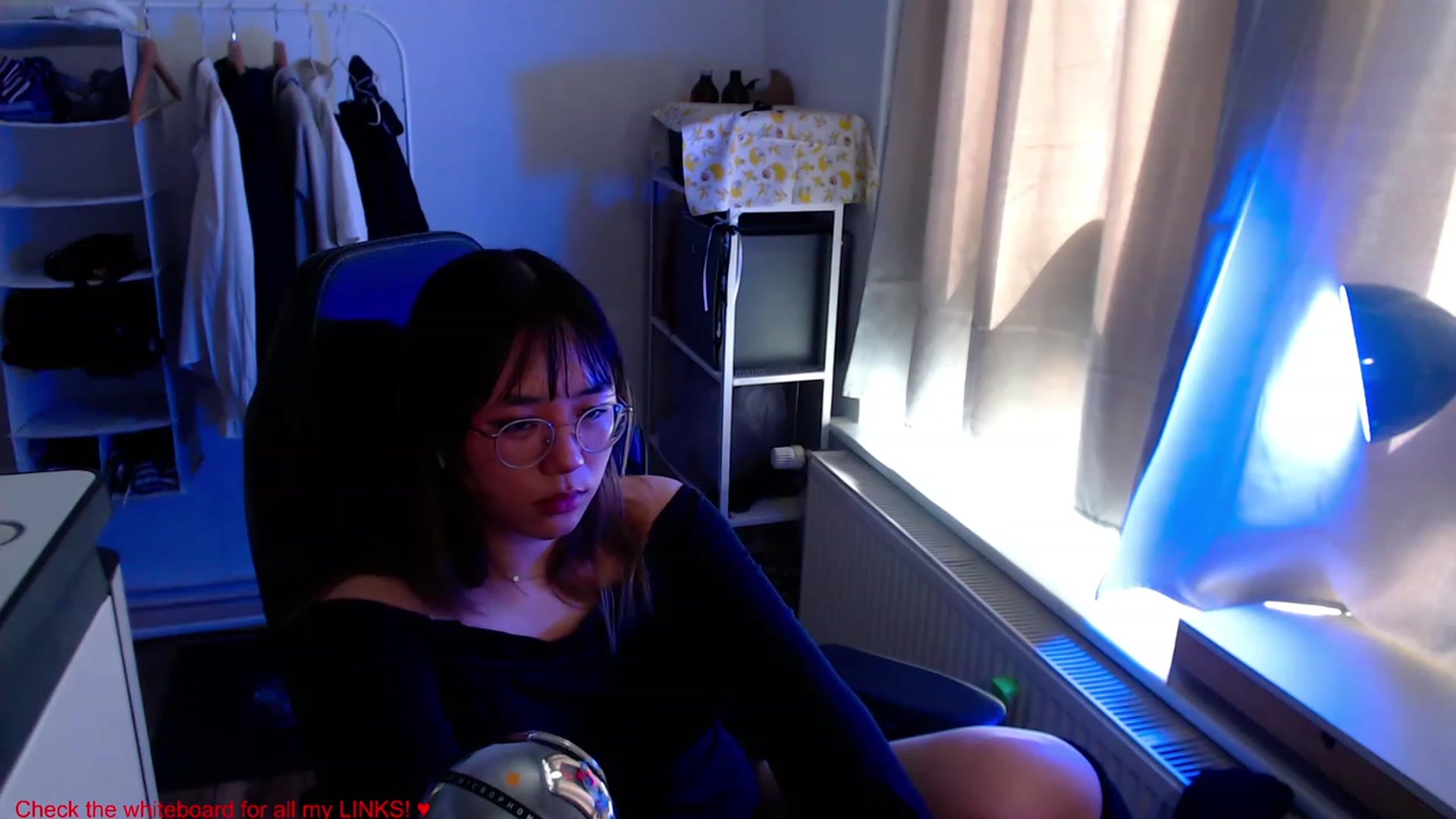 Gallery image thumbnail from Kuromin's myfreecams stream on, 06/20/2023, 13:53 image 1 of 20