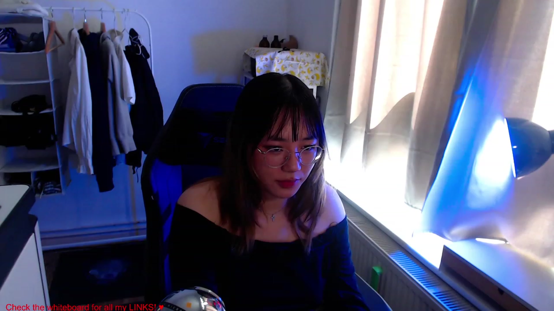 Gallery image thumbnail from Kuromin's myfreecams stream on, 06/20/2023, 13:53 image 13 of 20