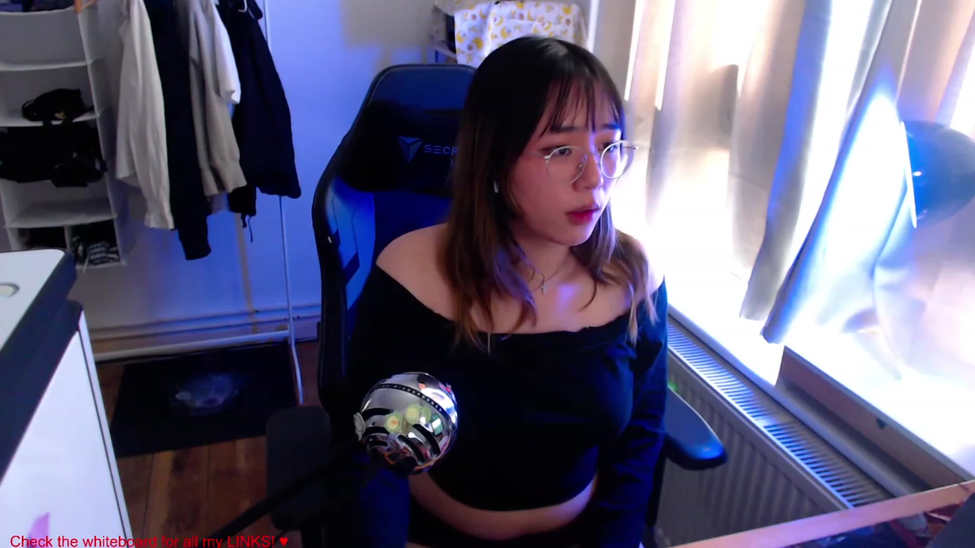 Gallery image thumbnail from Kuromin's myfreecams stream on, 06/20/2023, 15:59 image 9 of 20