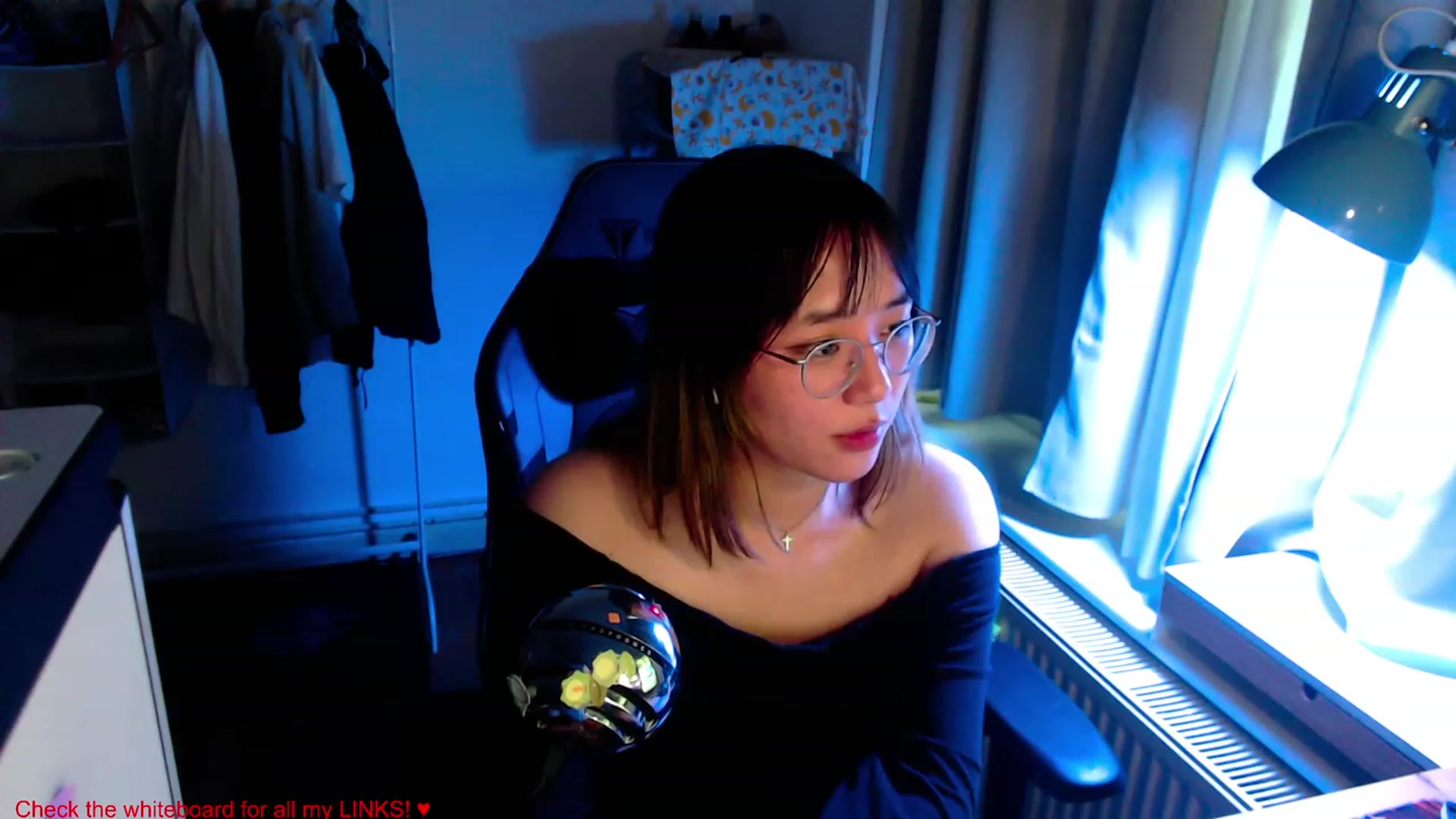 Gallery image thumbnail from Kuromin's myfreecams stream on, 06/20/2023, 19:54 image 20 of 20