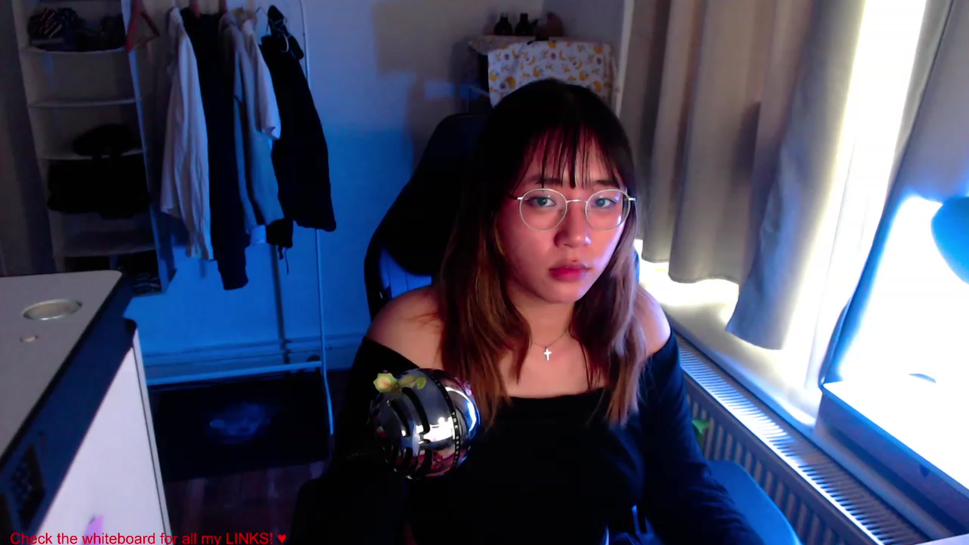 Gallery image thumbnail from Kuromin's myfreecams stream on, 06/20/2023, 19:54 image 1 of 20