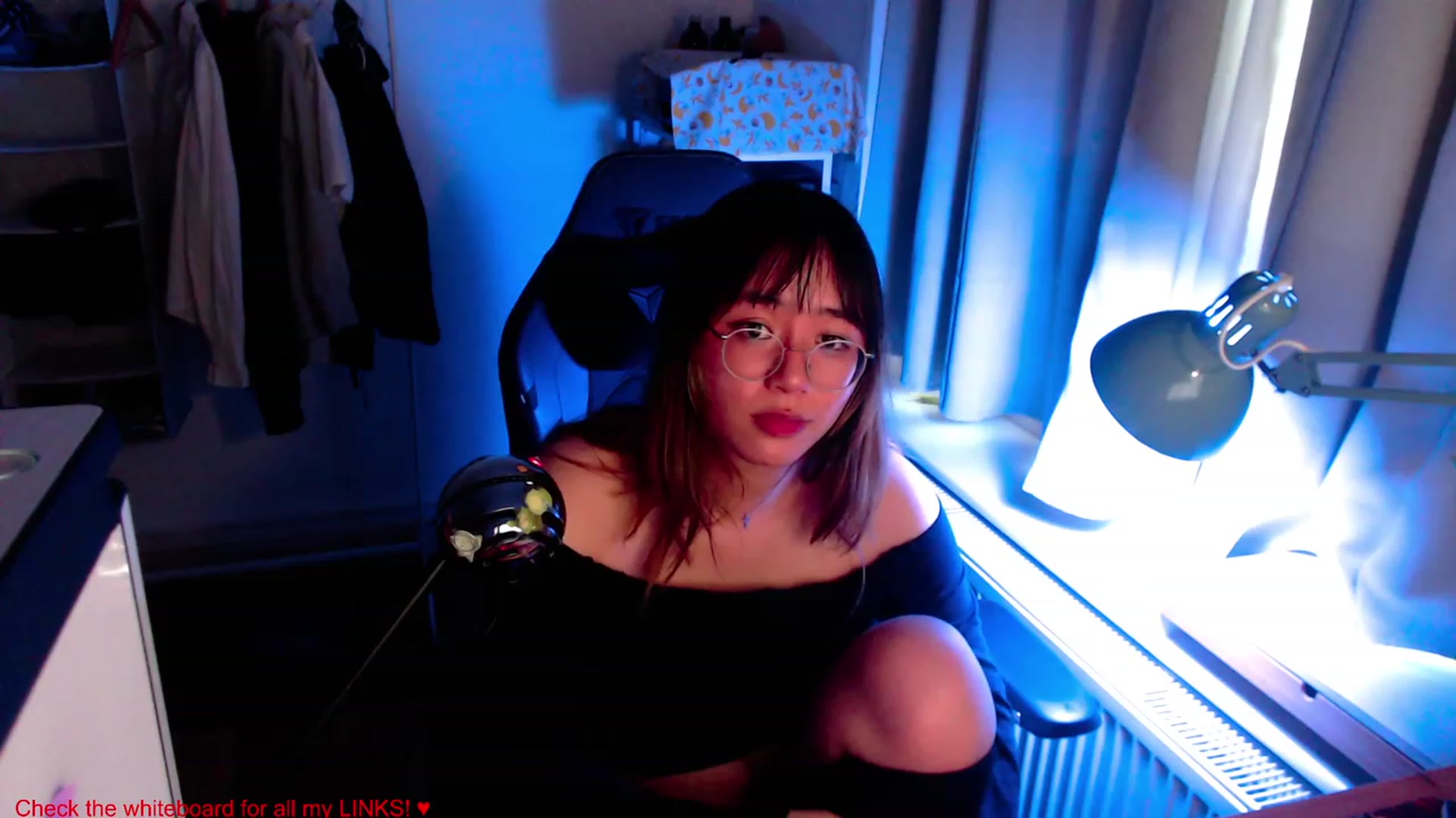 Gallery image thumbnail from Kuromin's myfreecams stream on, 06/20/2023, 19:54 image 15 of 20
