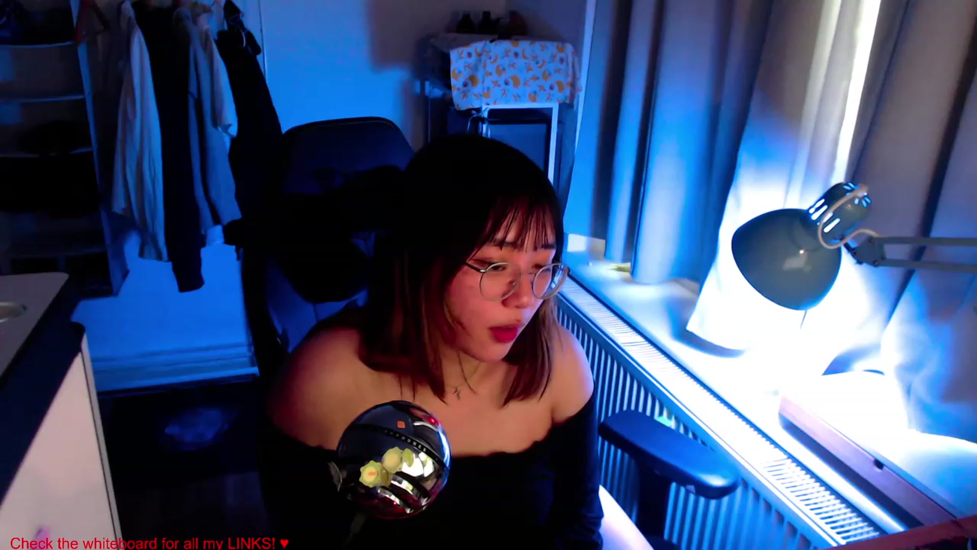 Gallery image thumbnail from Kuromin's myfreecams stream on, 06/20/2023, 19:54 image 13 of 20