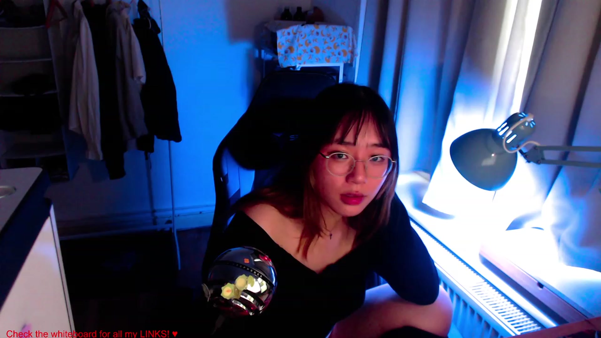 Gallery image thumbnail from Kuromin's myfreecams stream on, 06/20/2023, 19:54 image 10 of 20
